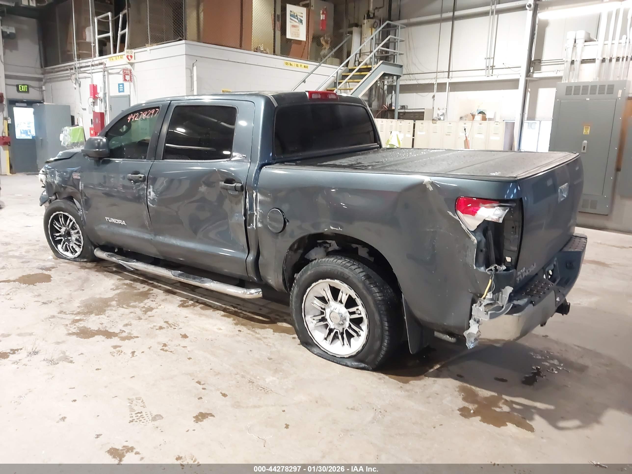 TOYOTA TUNDRA image 3