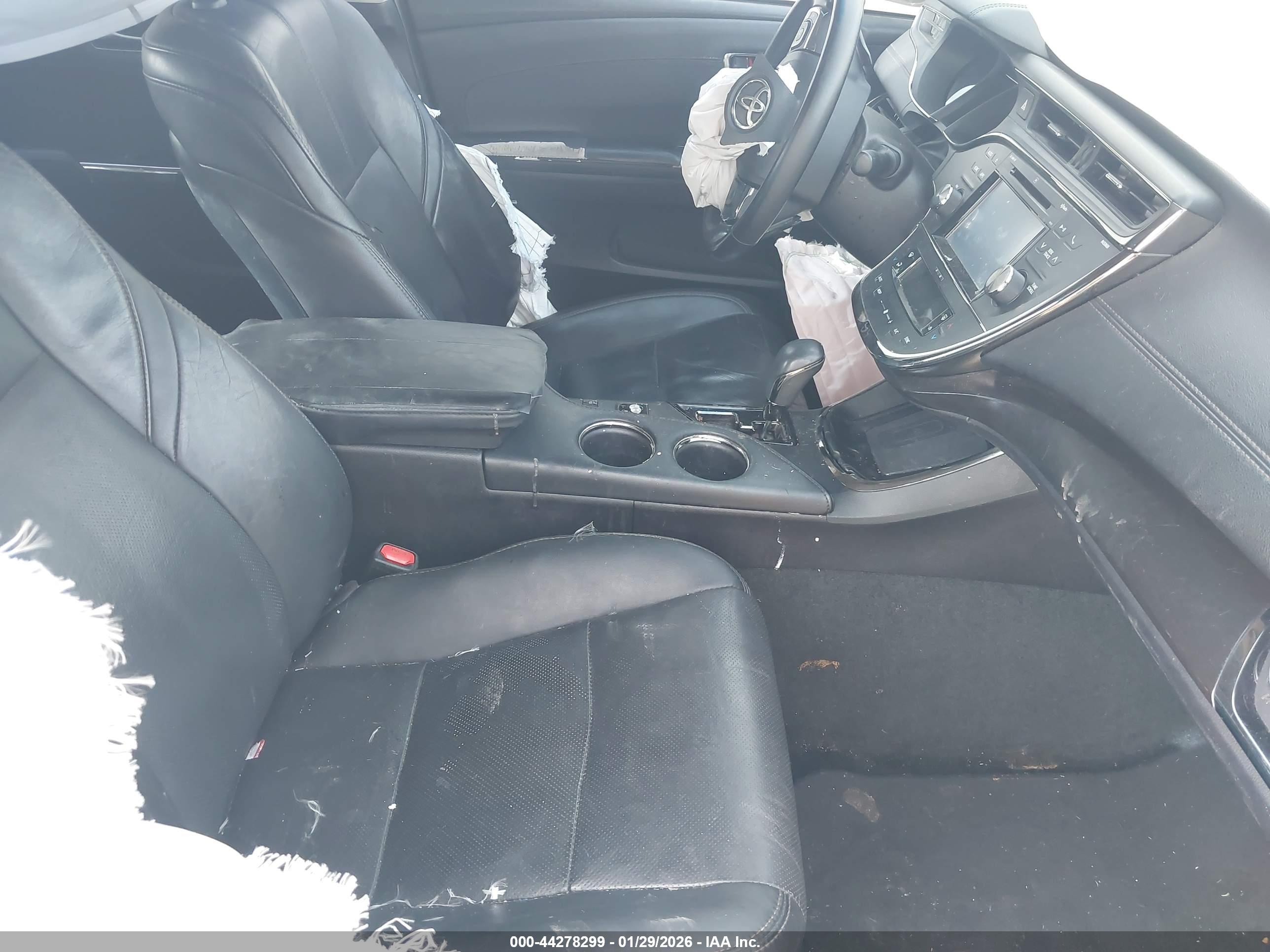 TOYOTA AVALON image 5