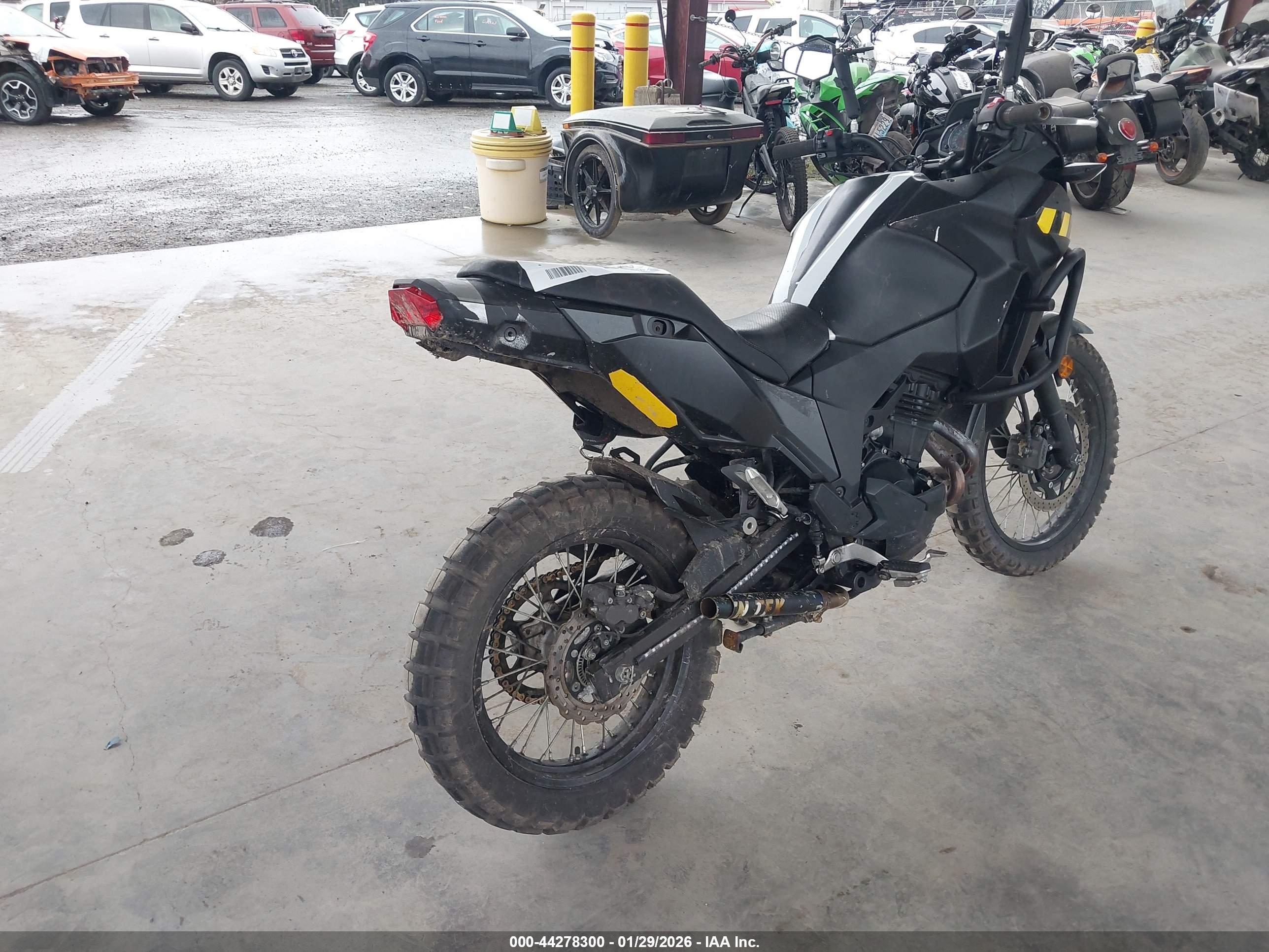 KAWASAKI KLE300 image 4