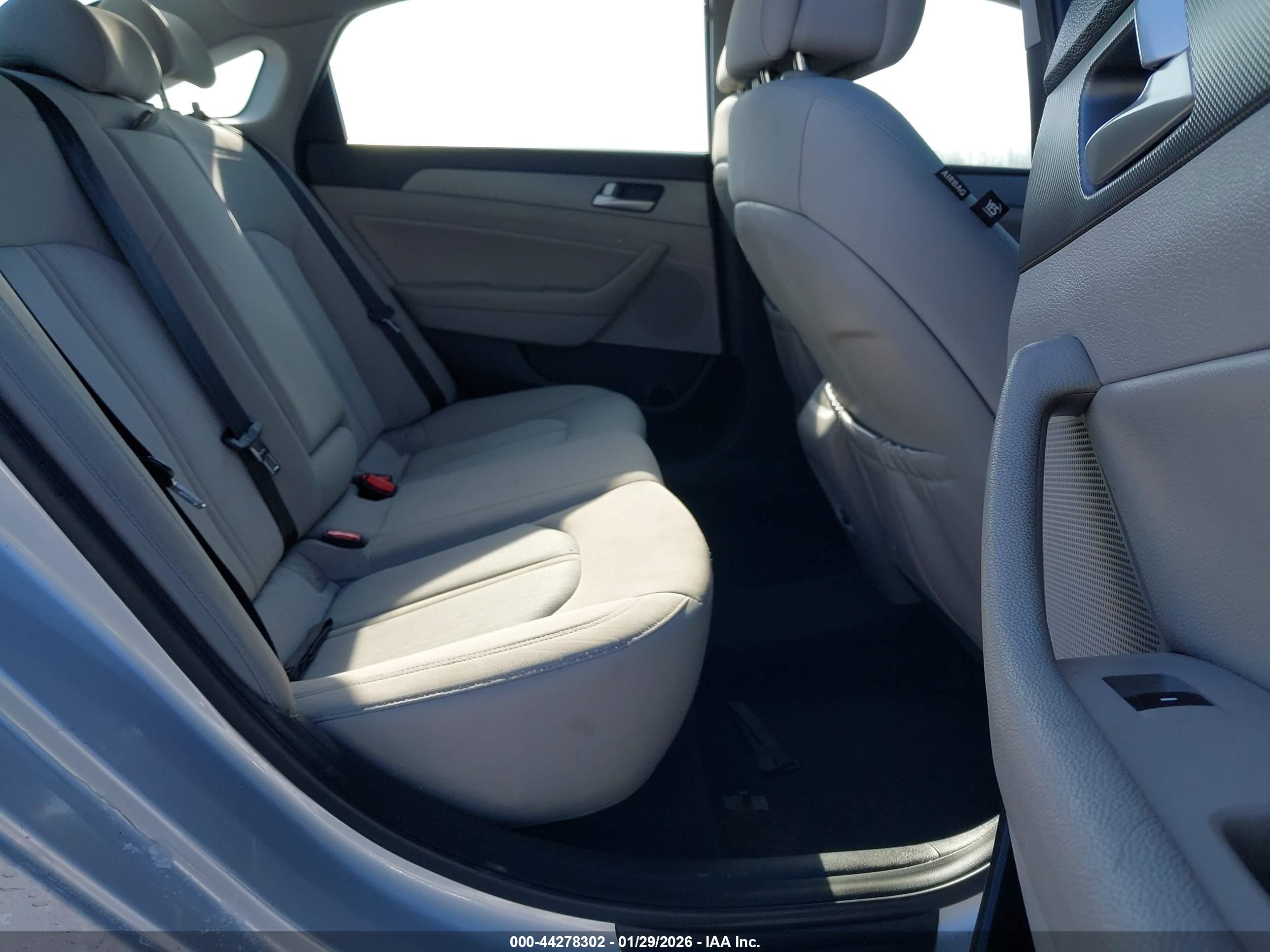HYUNDAI SONATA image 8
