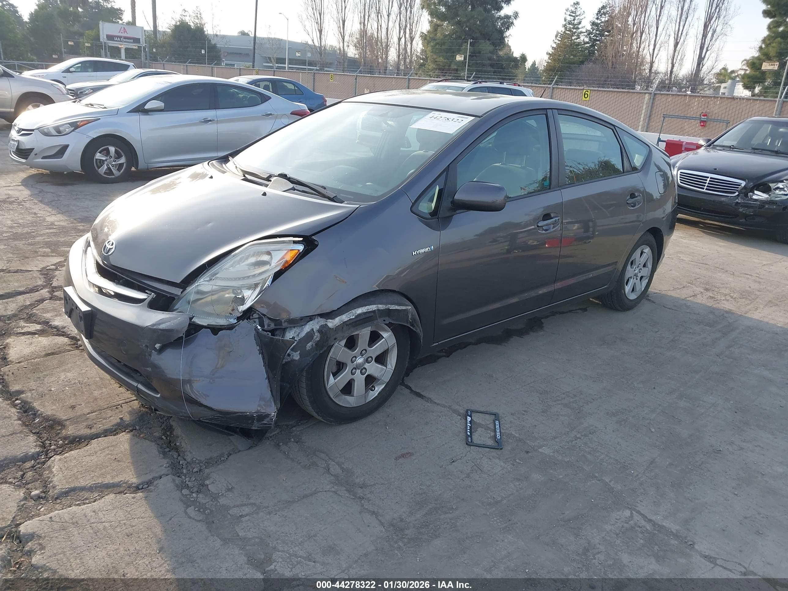 TOYOTA PRIUS image 2
