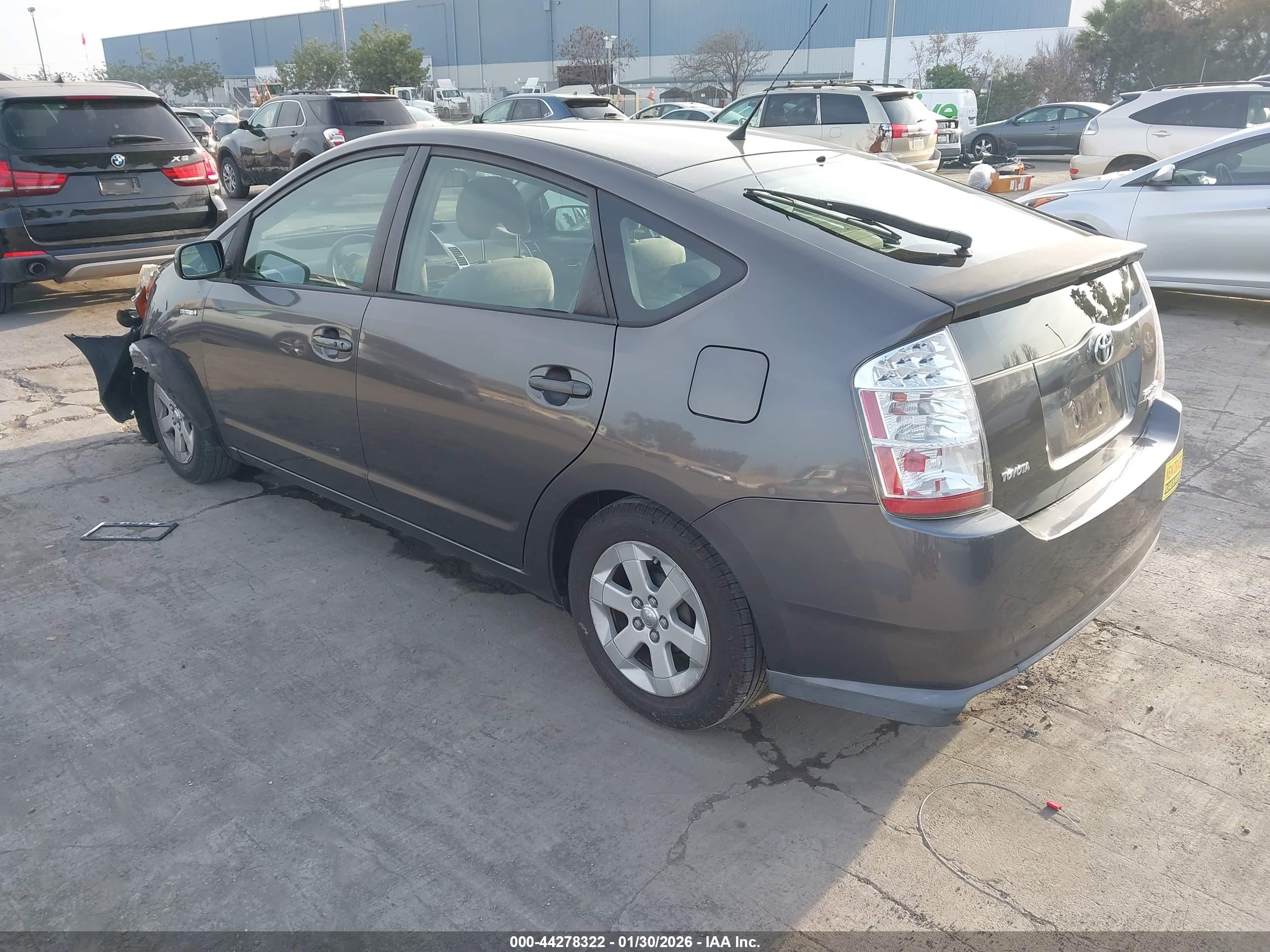 TOYOTA PRIUS image 3