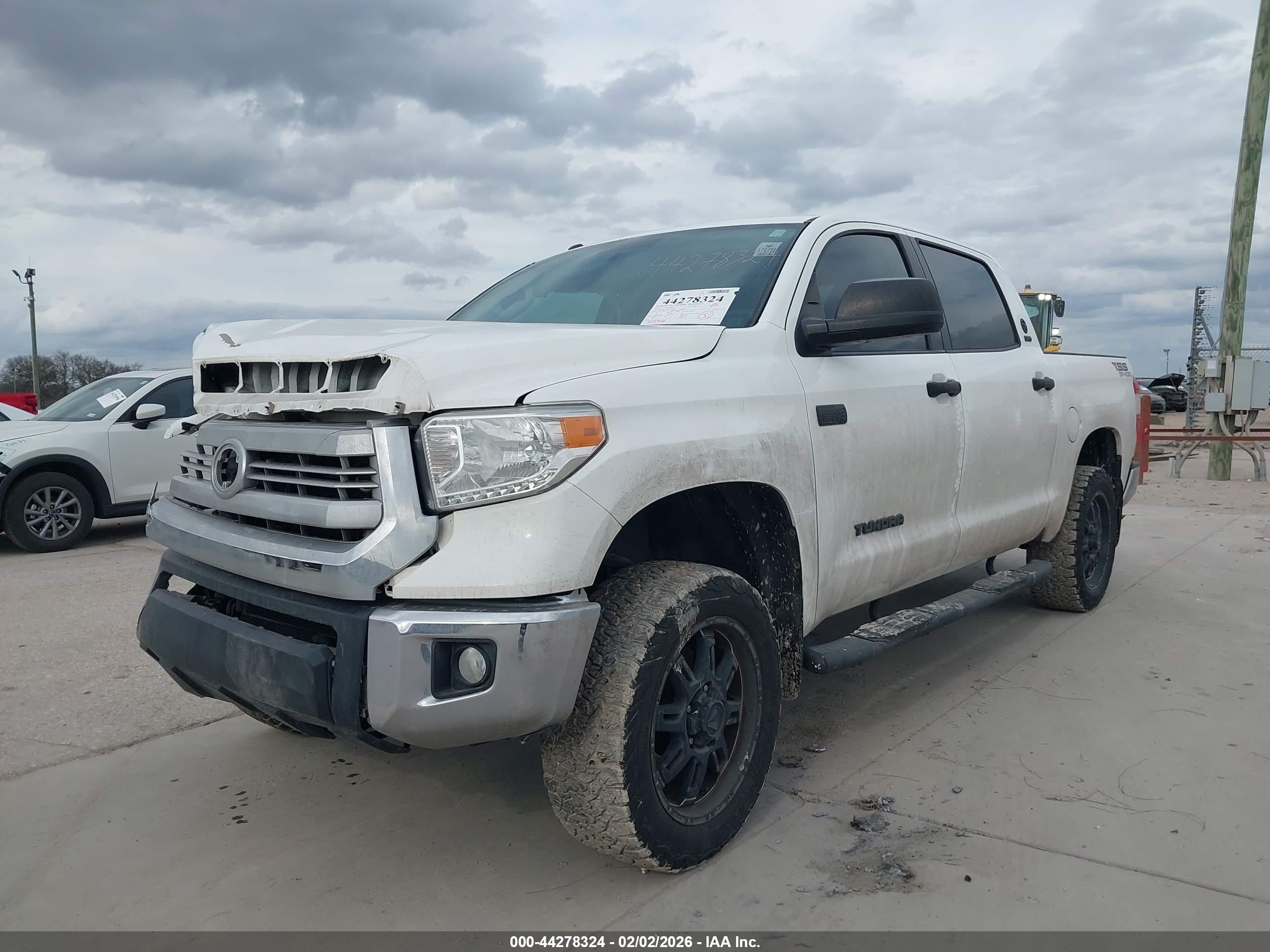 TOYOTA TUNDRA image 2