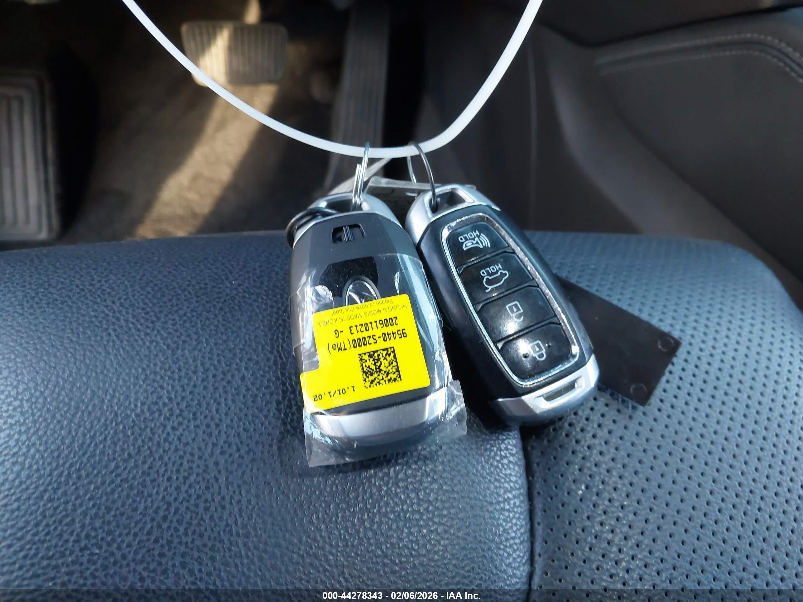 HYUNDAI SANTA image 11