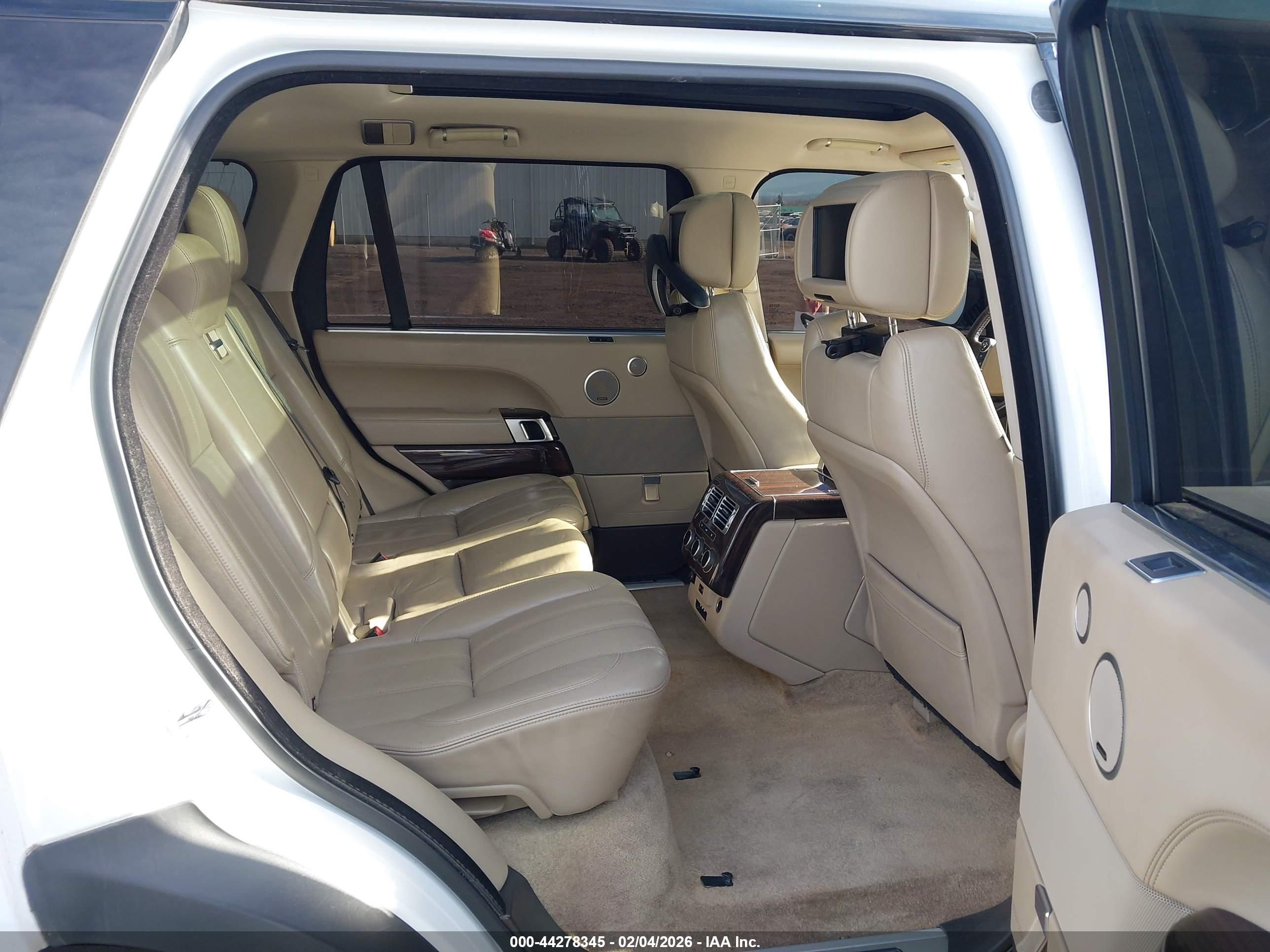 LAND ROVER image 8