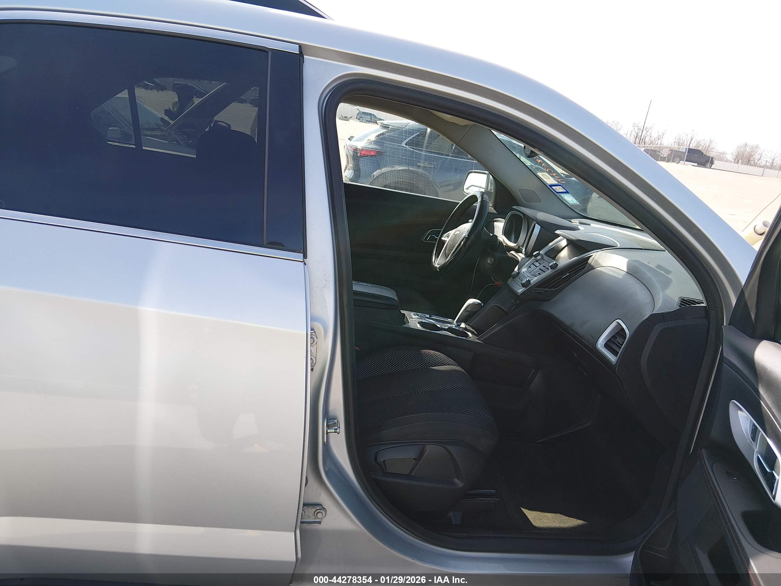 CHEVROLET EQUINOX image 5