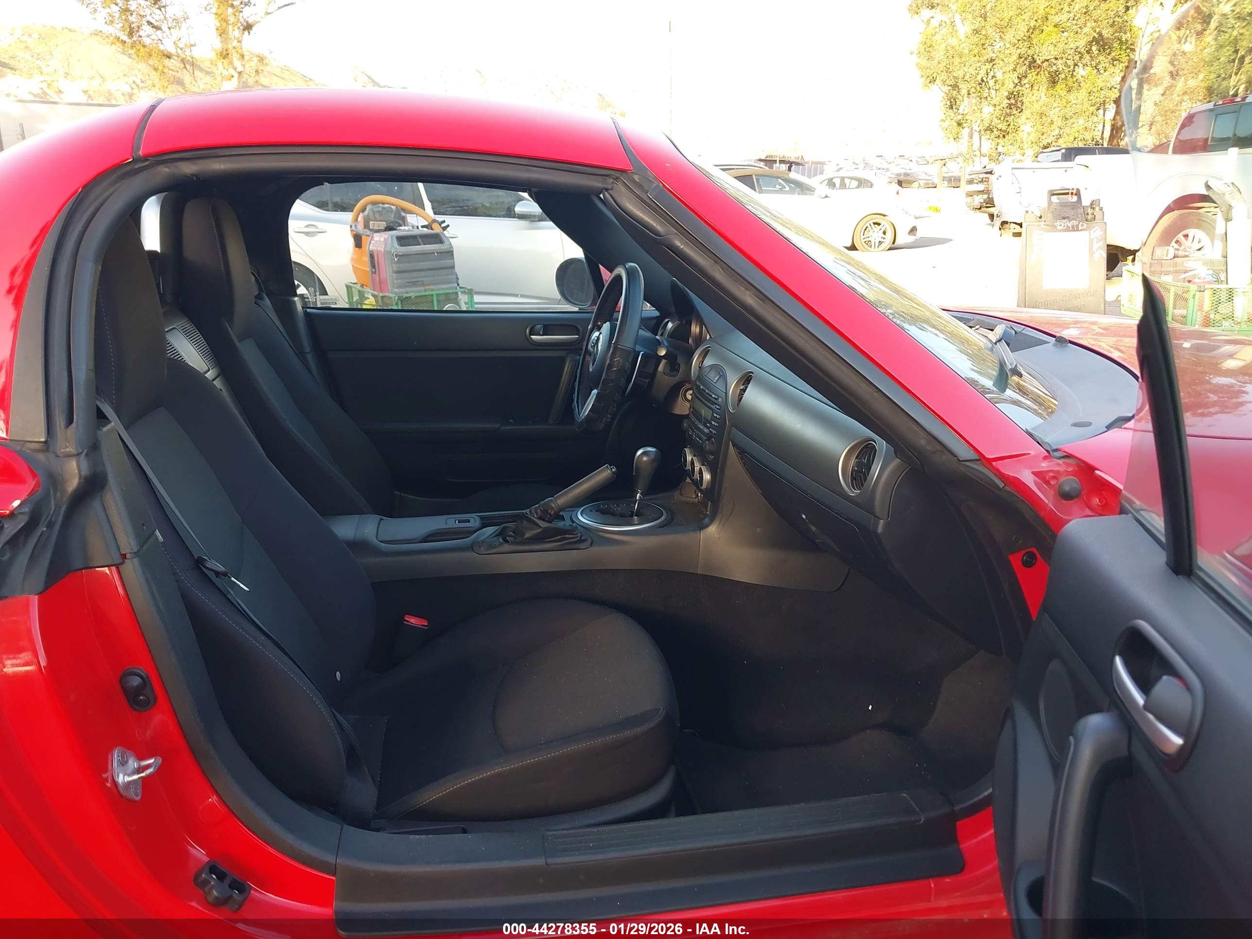MAZDA MX-5 image 5