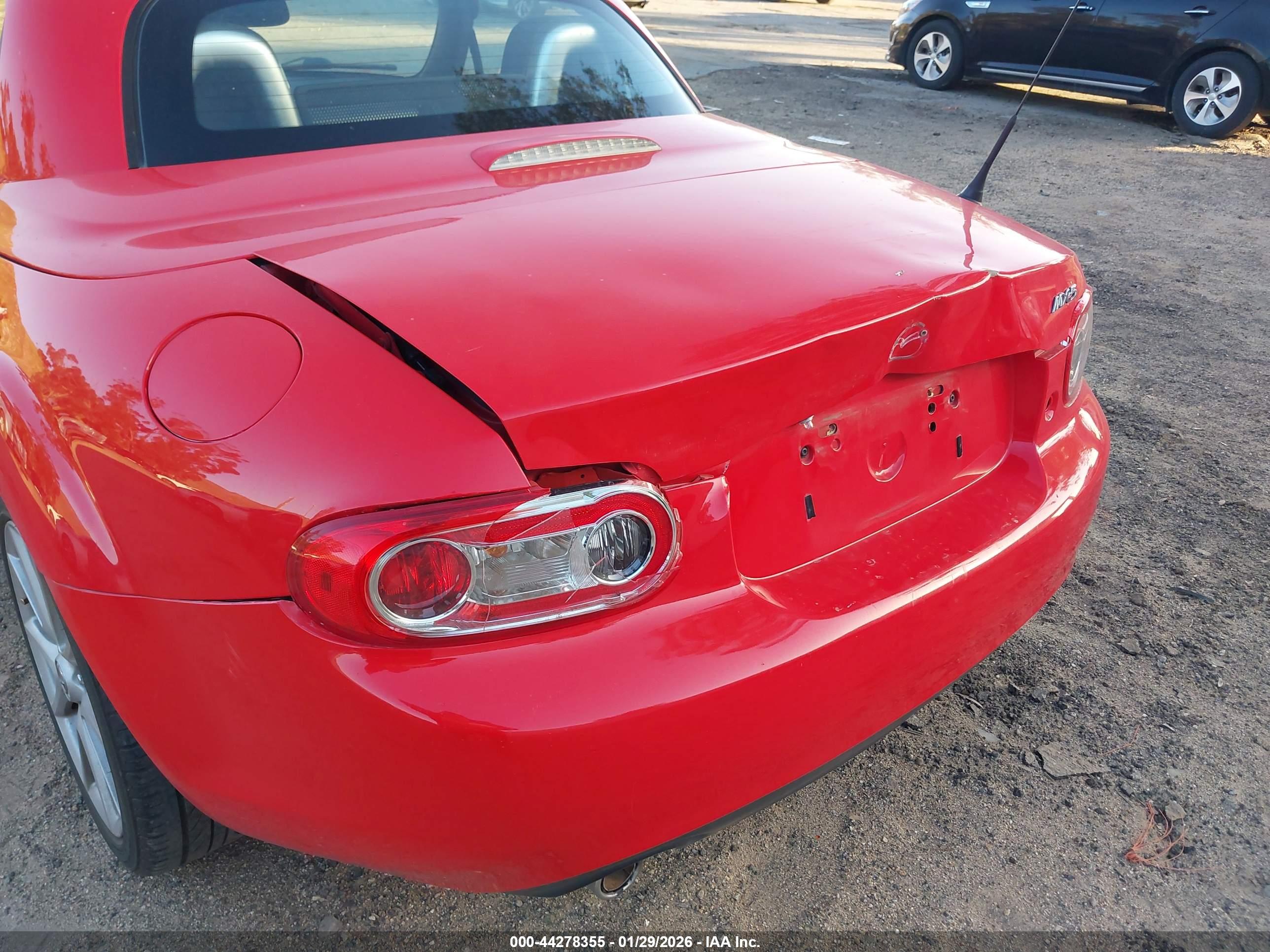MAZDA MX-5 image 6