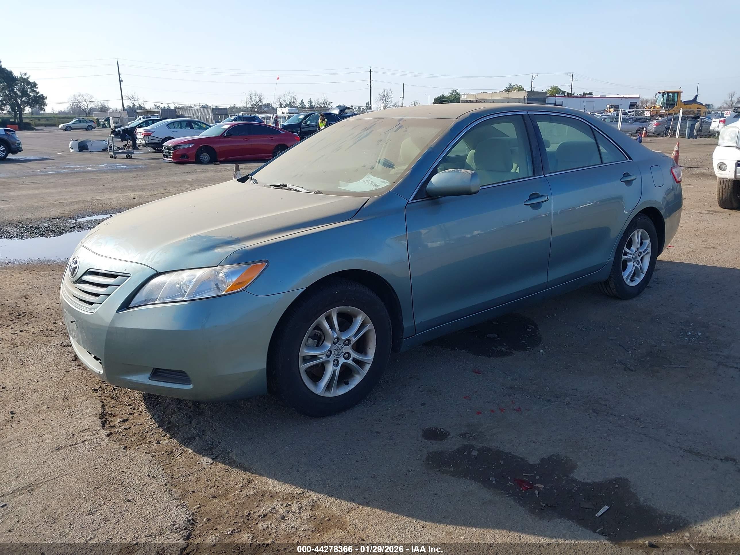 TOYOTA CAMRY image 2