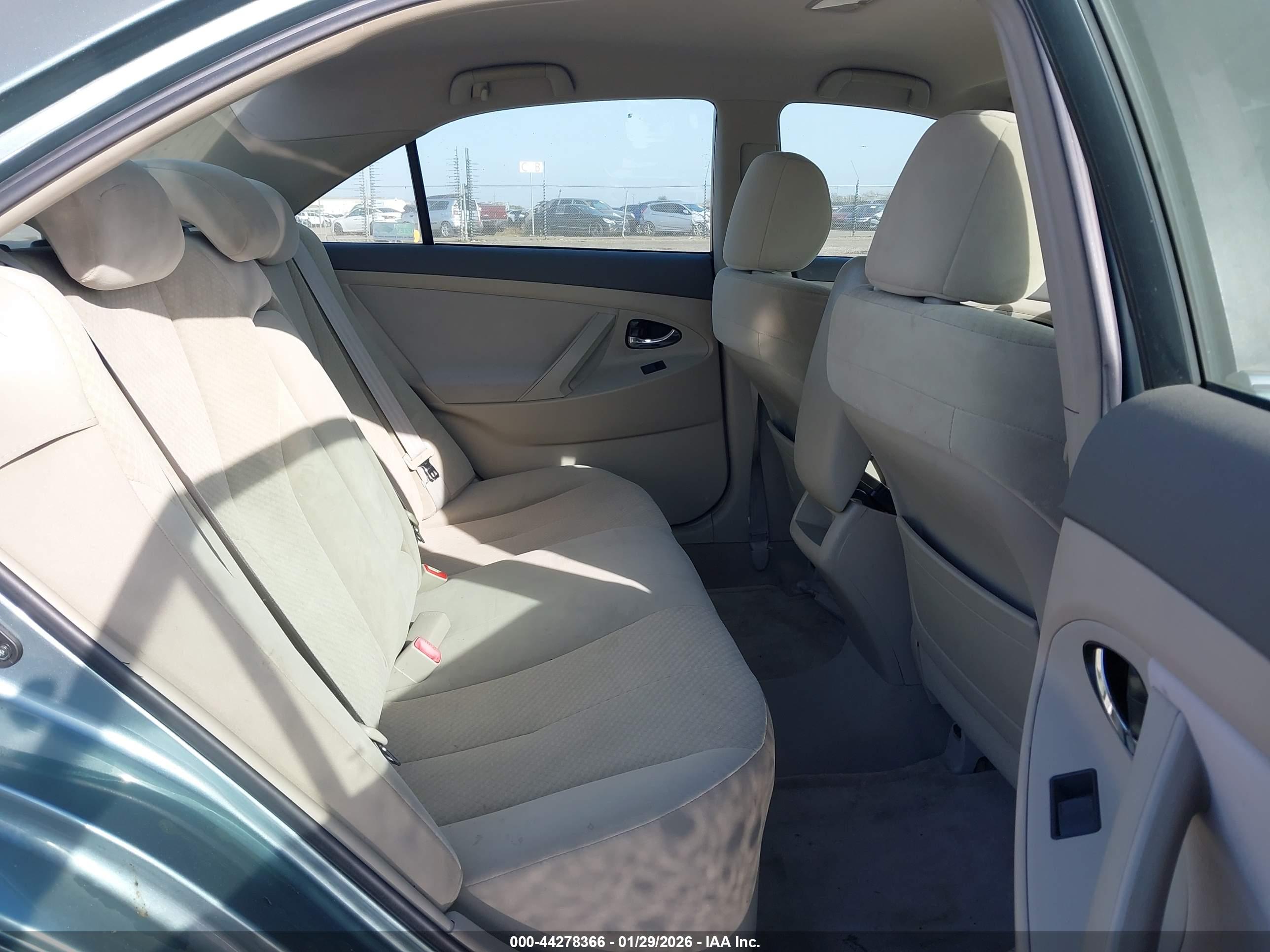 TOYOTA CAMRY image 8