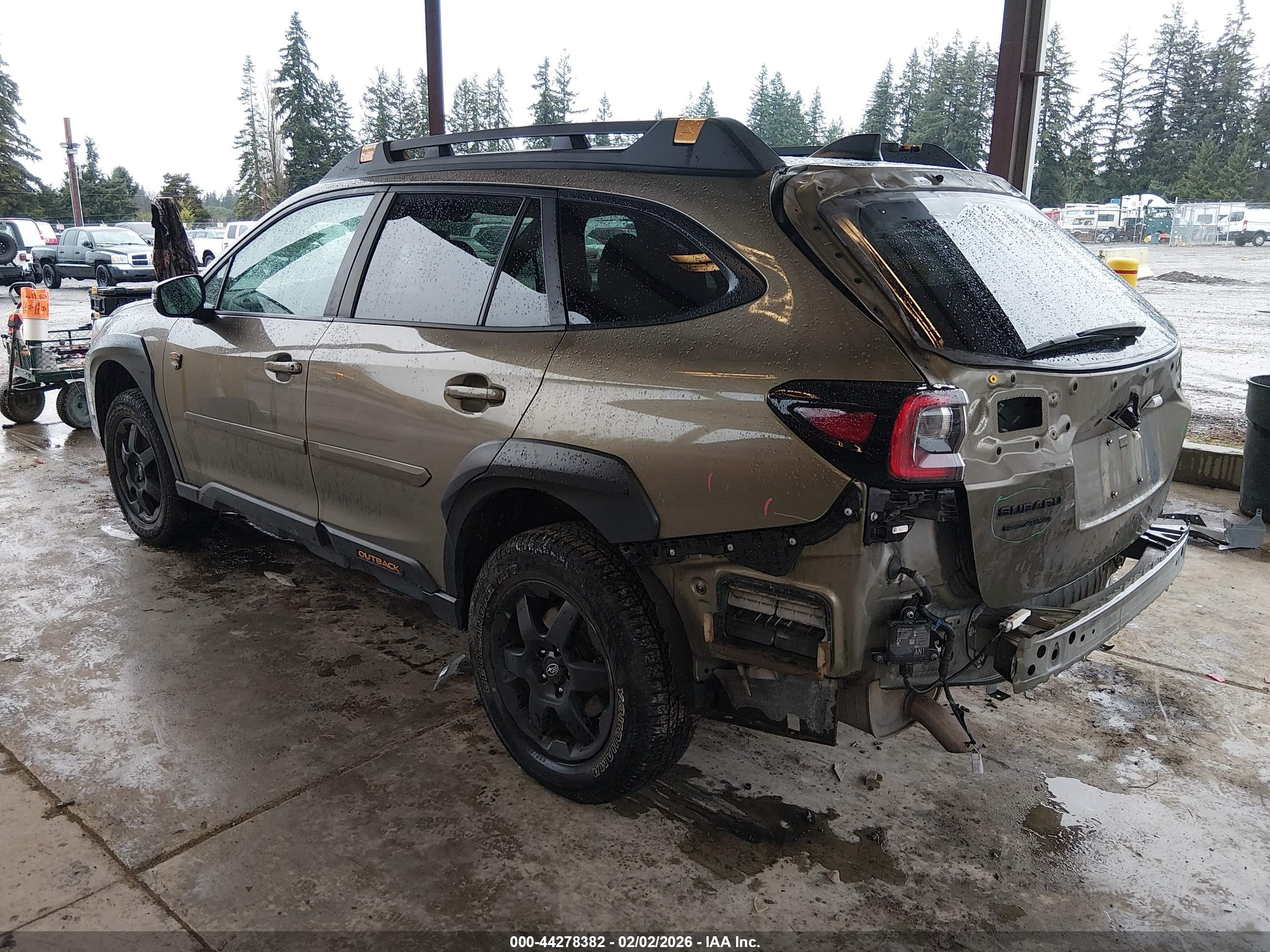 SUBARU OUTBACK image 3