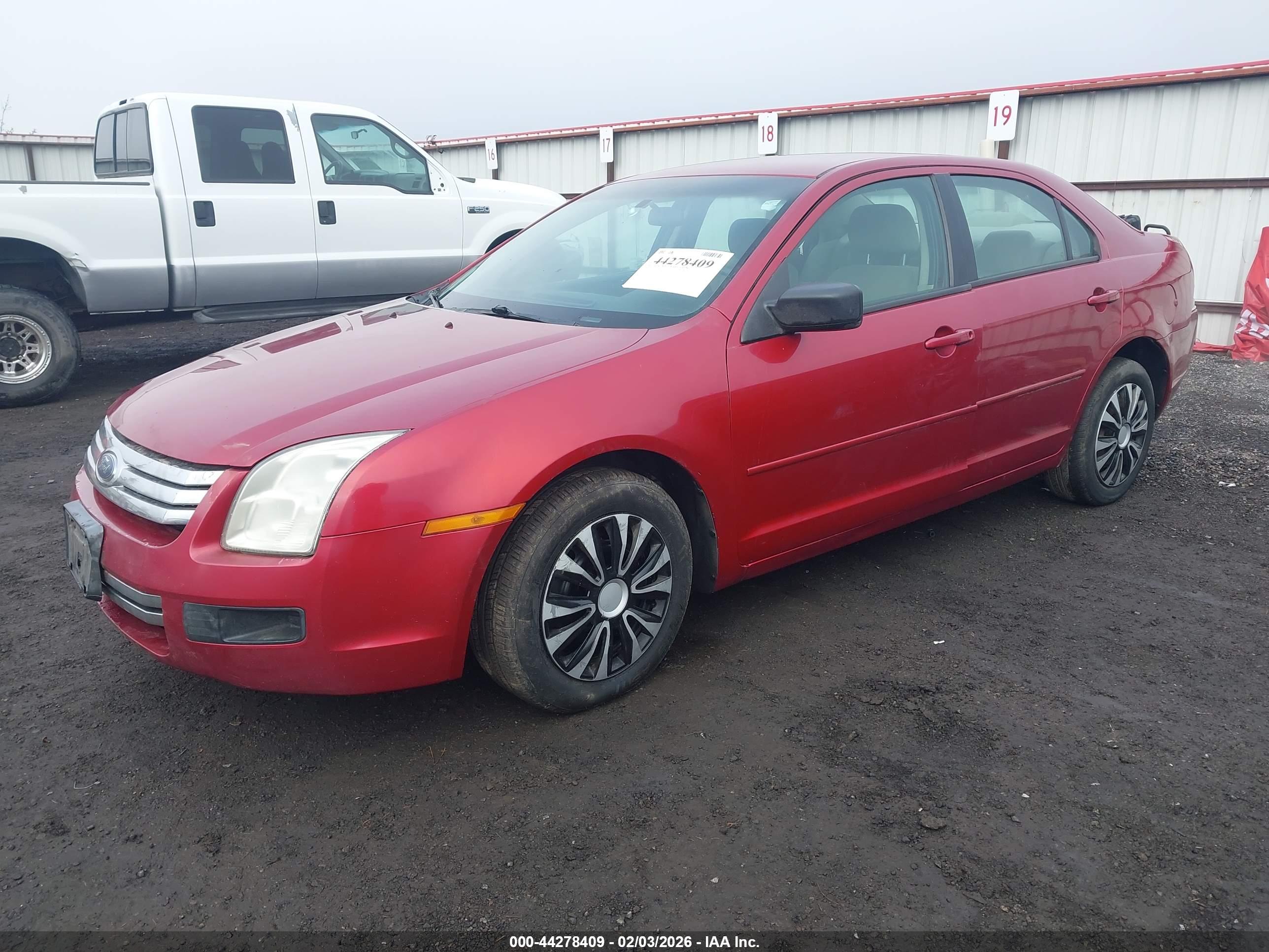 FORD FUSION image 2