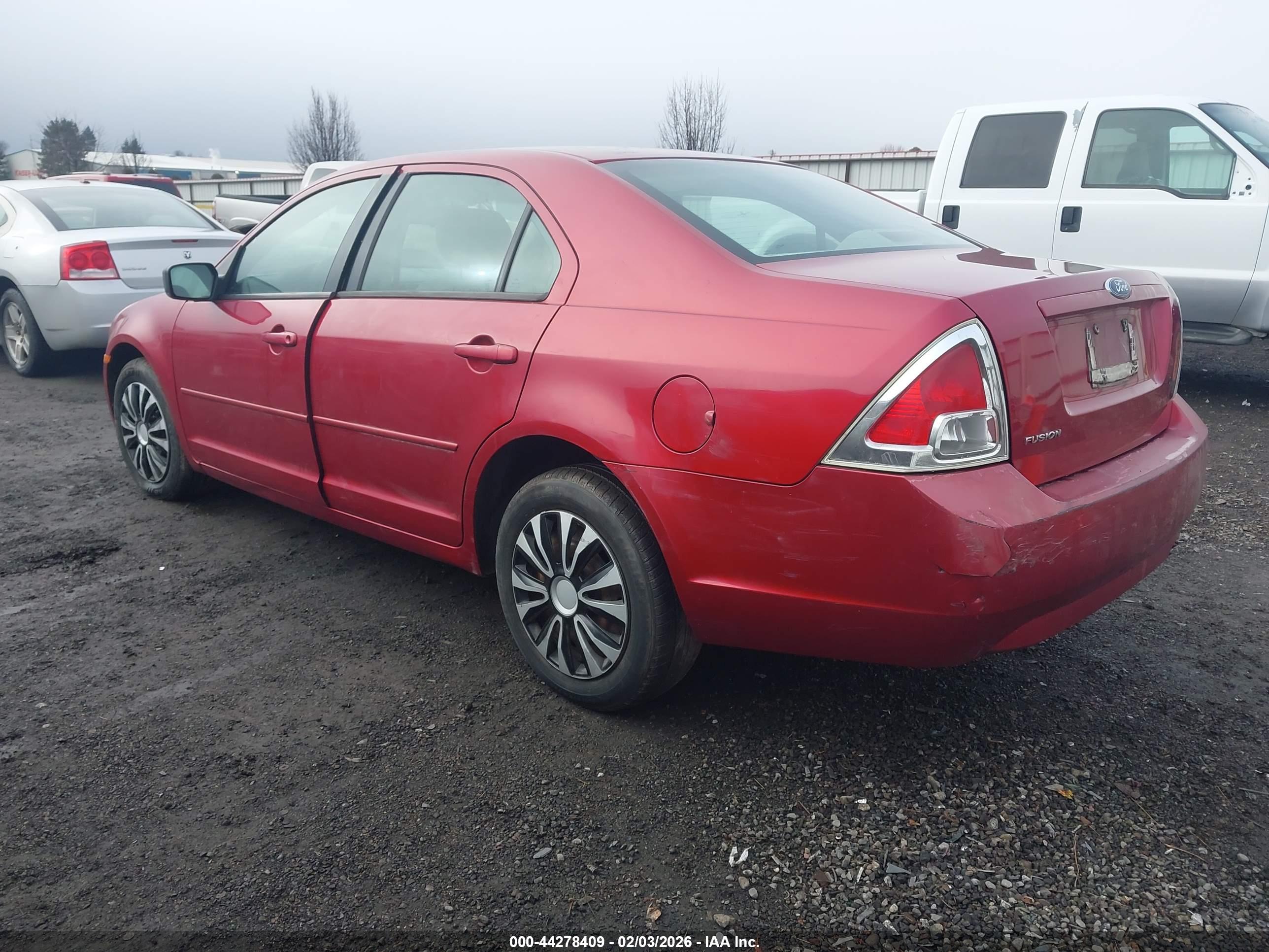 FORD FUSION image 3