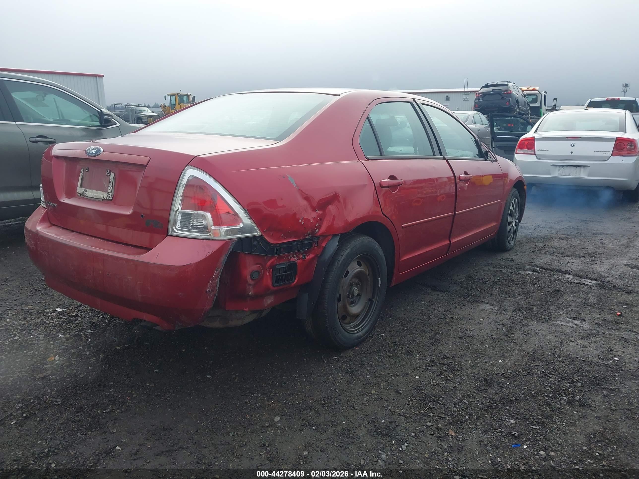 FORD FUSION image 4