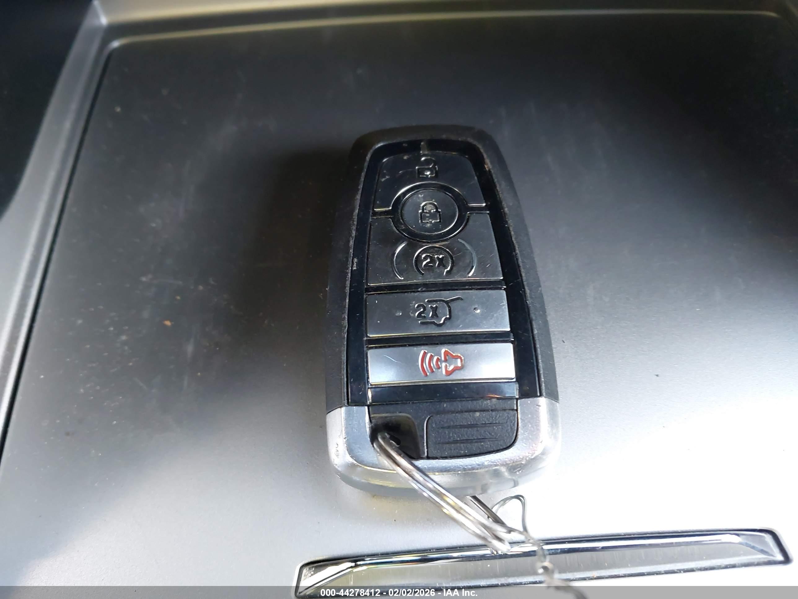 FORD EXPLORER image 11