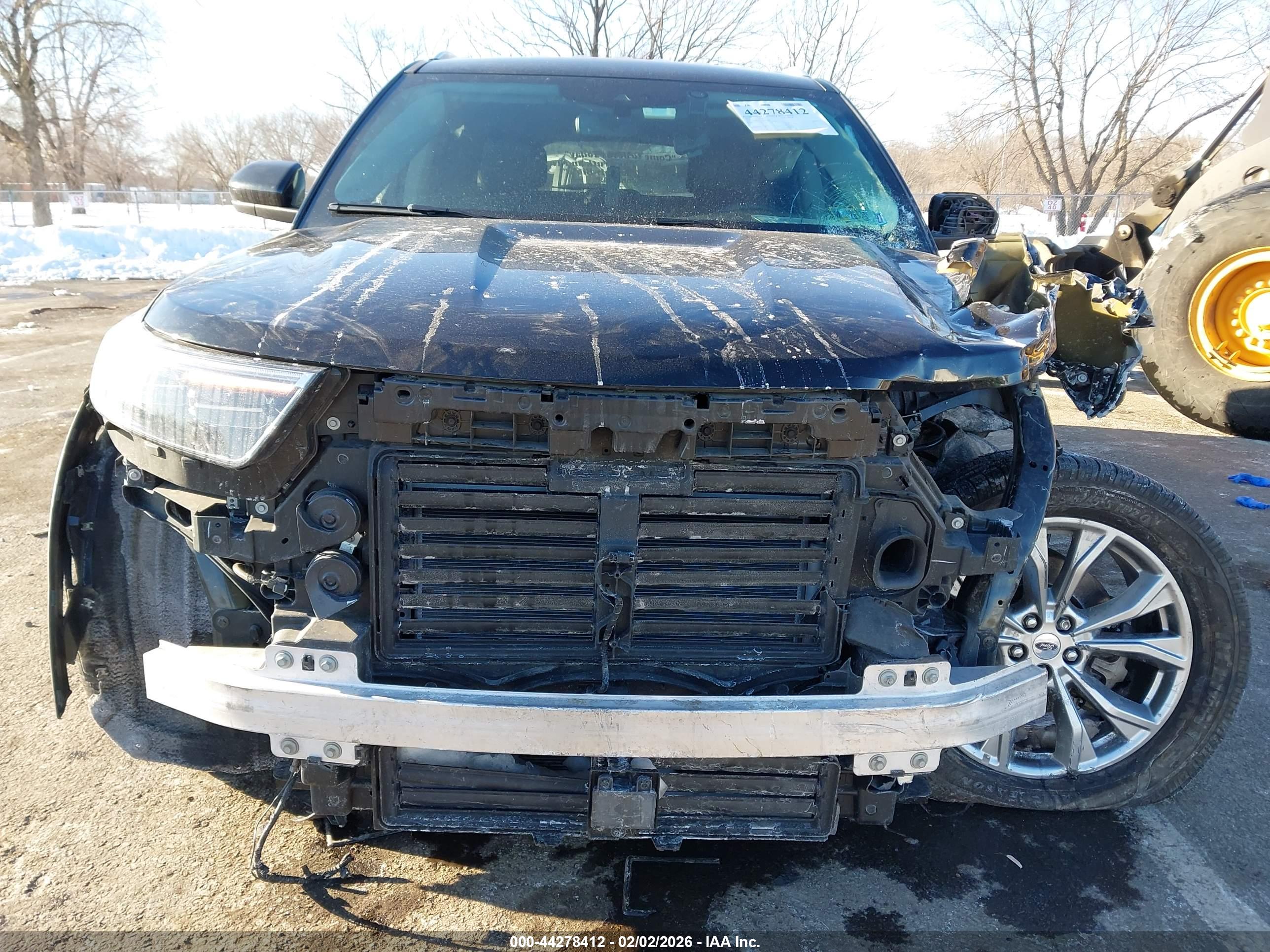 FORD EXPLORER image 6