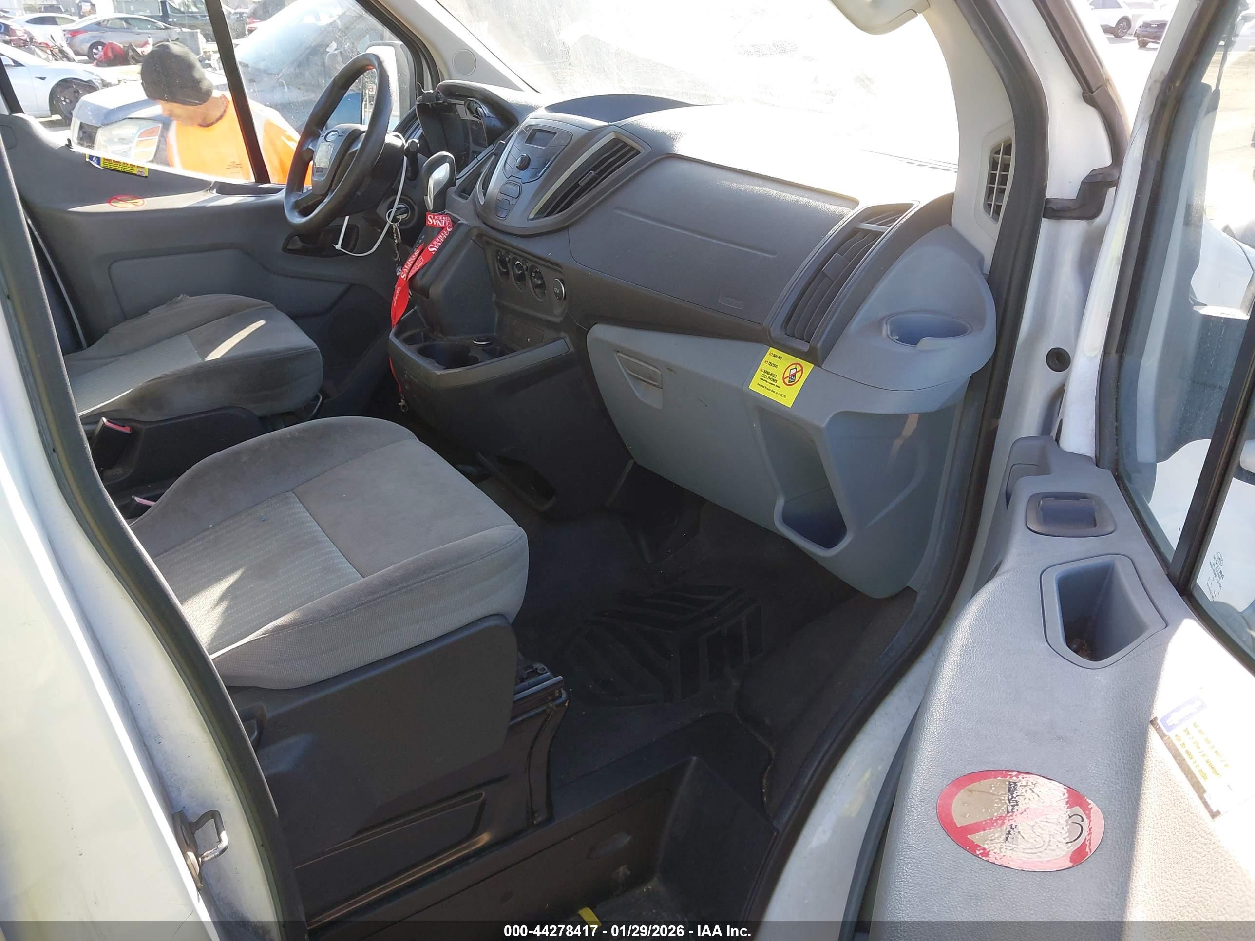 FORD TRANSIT-150 image 5
