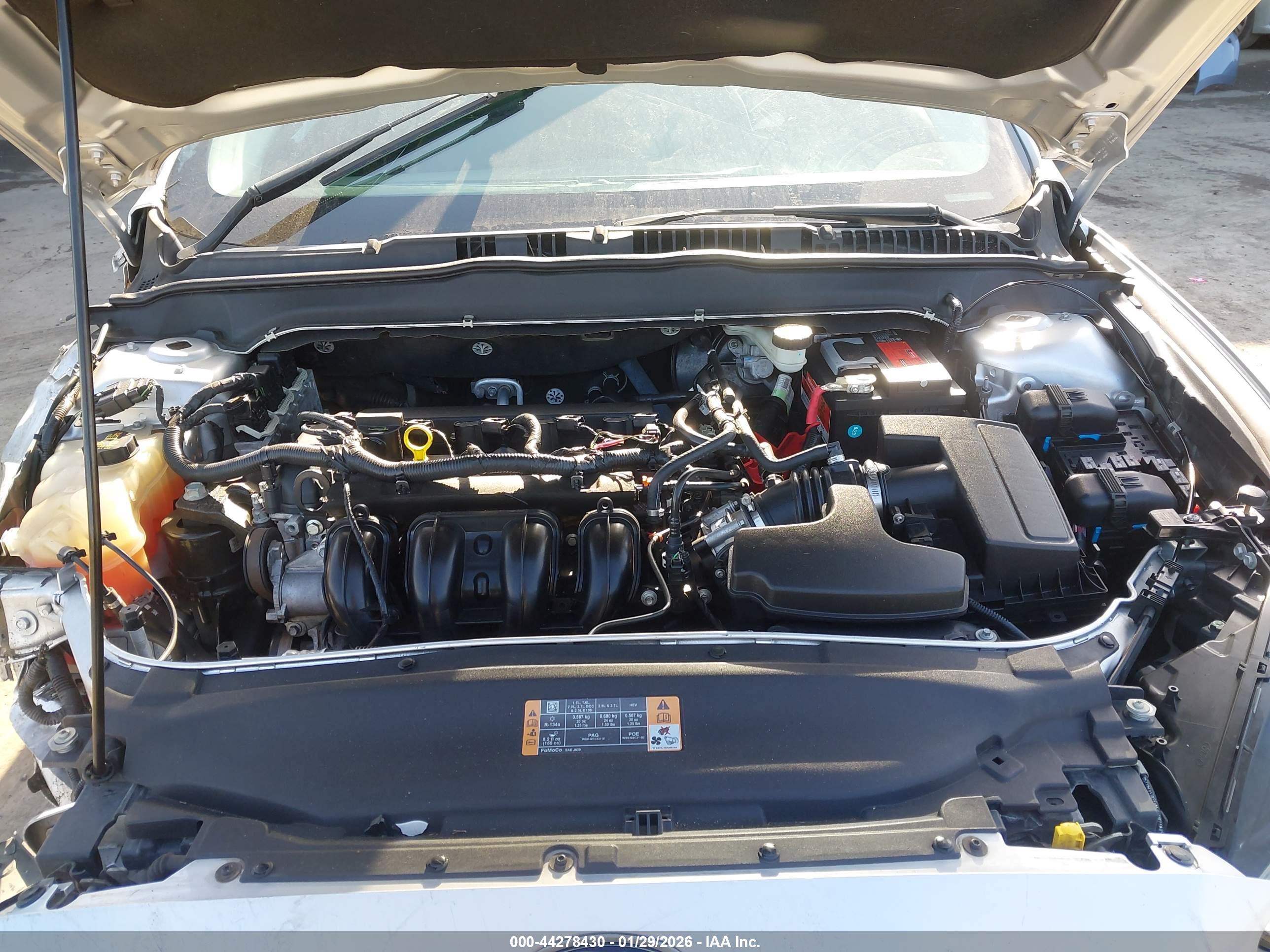 FORD FUSION image 10