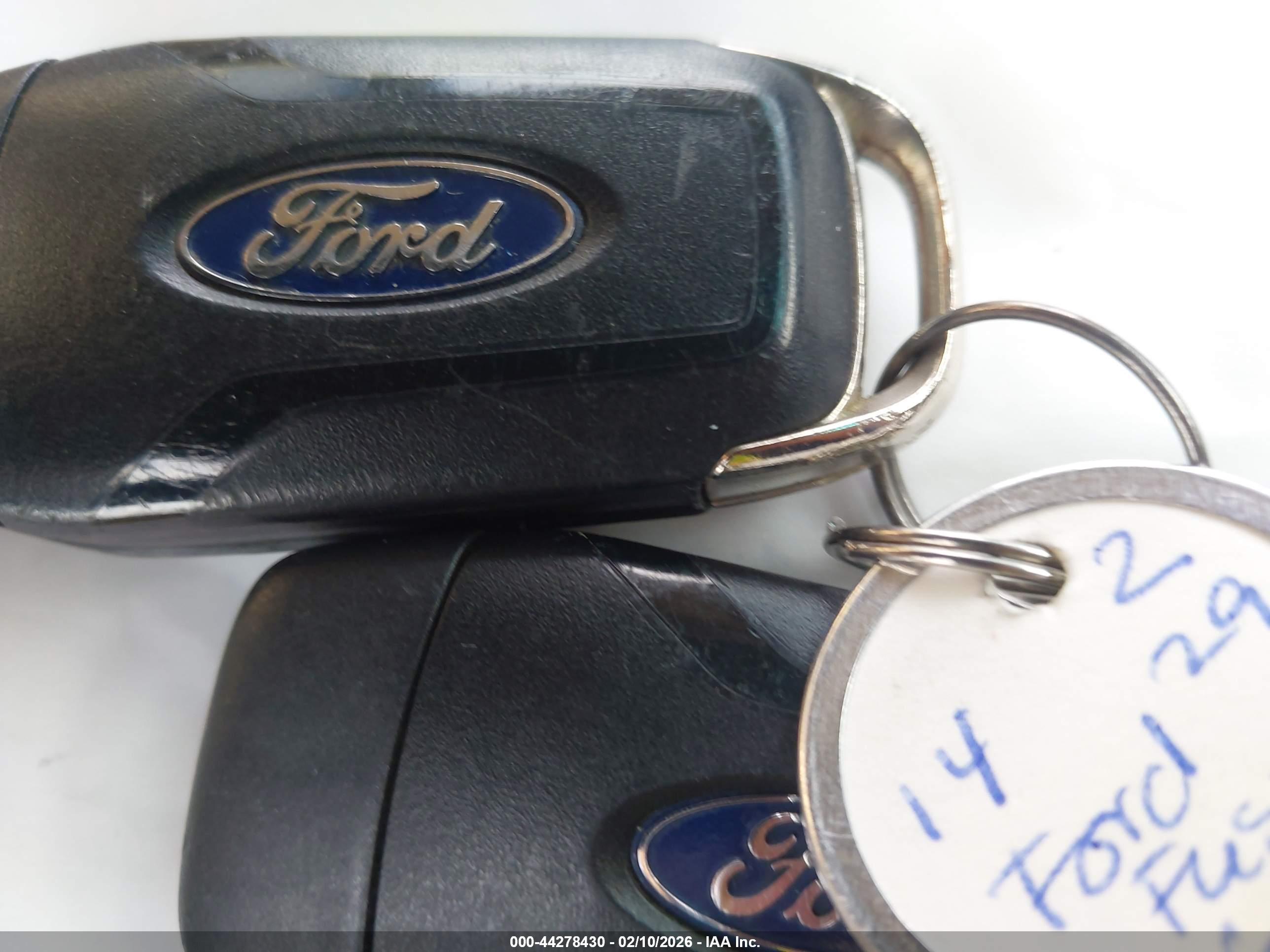FORD FUSION image 11