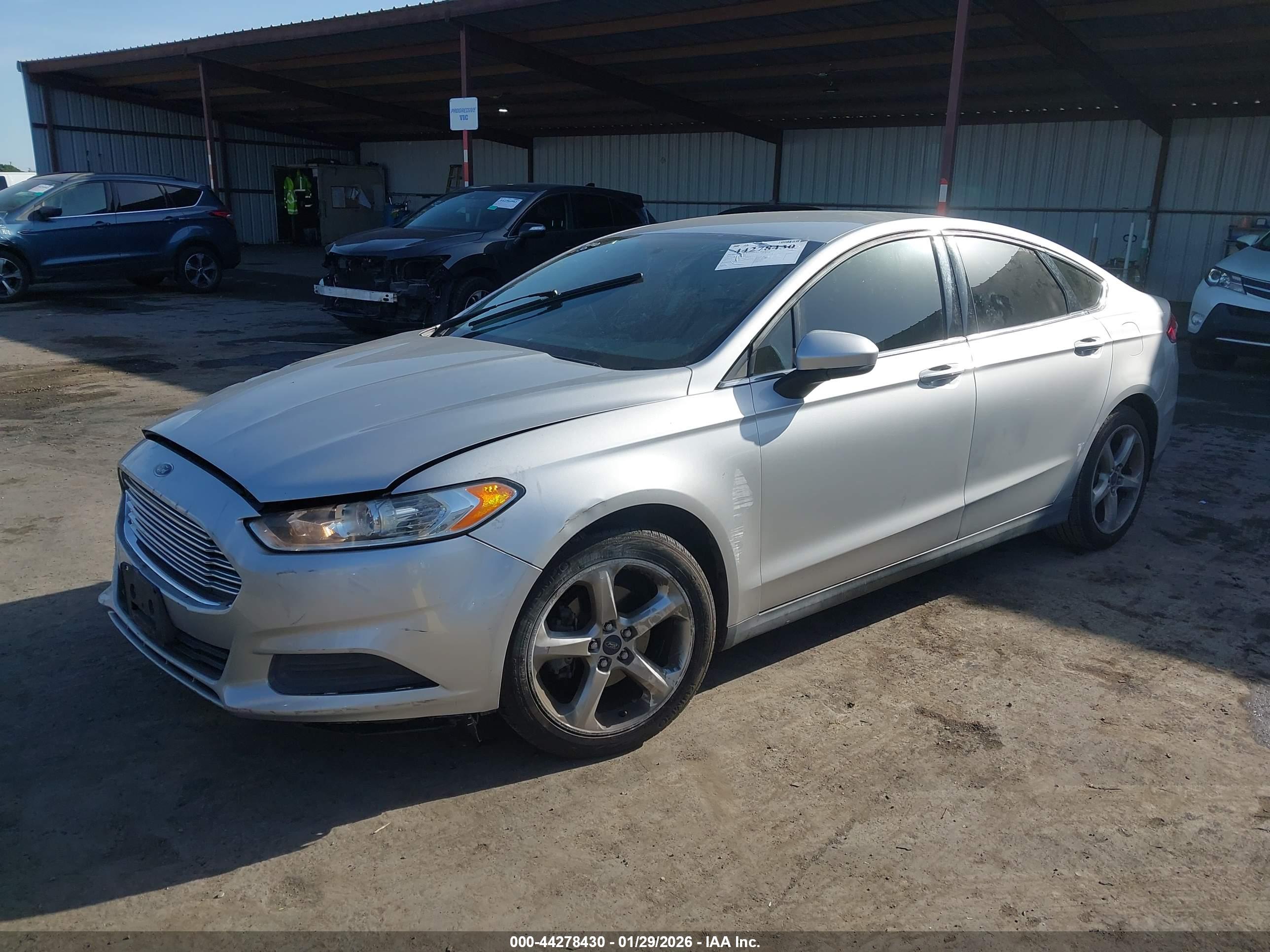 FORD FUSION image 2