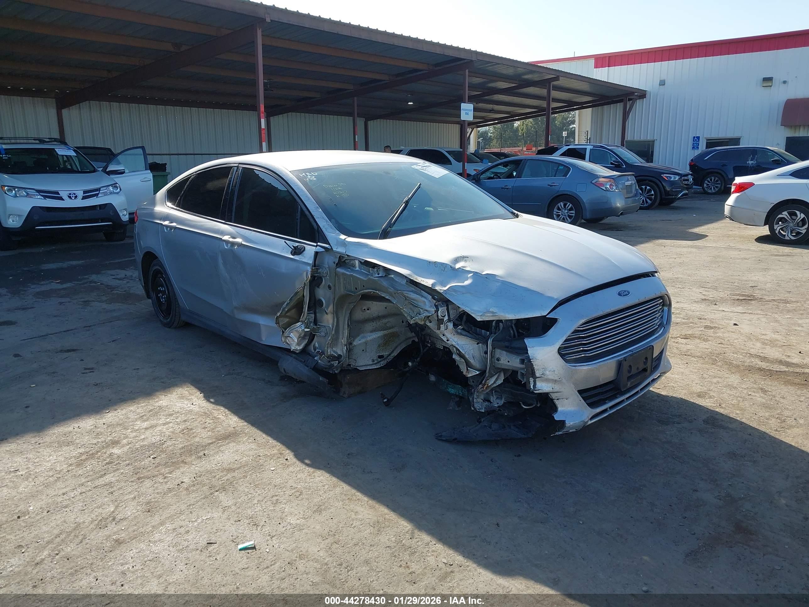 FORD FUSION image 6