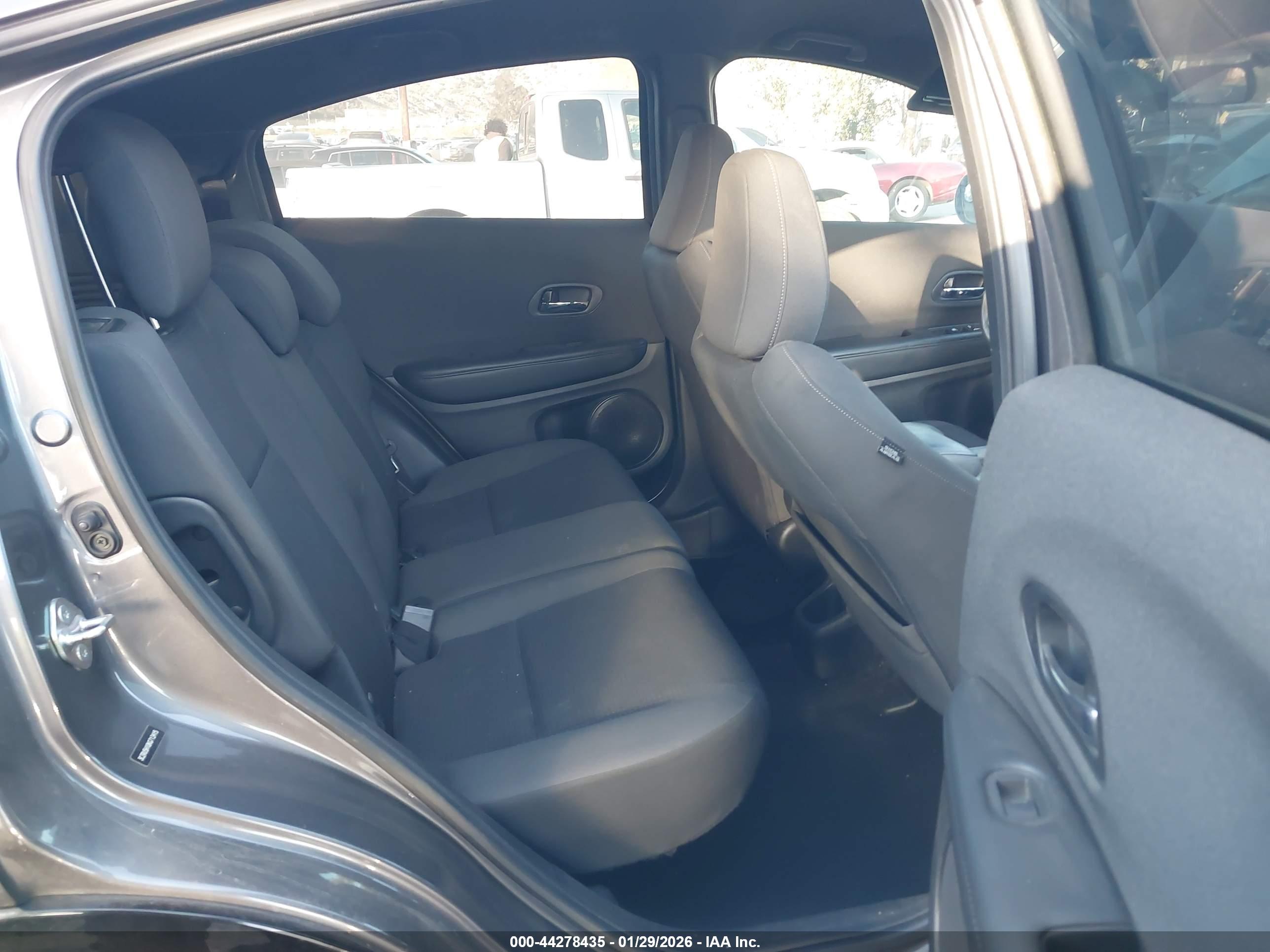 HONDA HR-V image 8