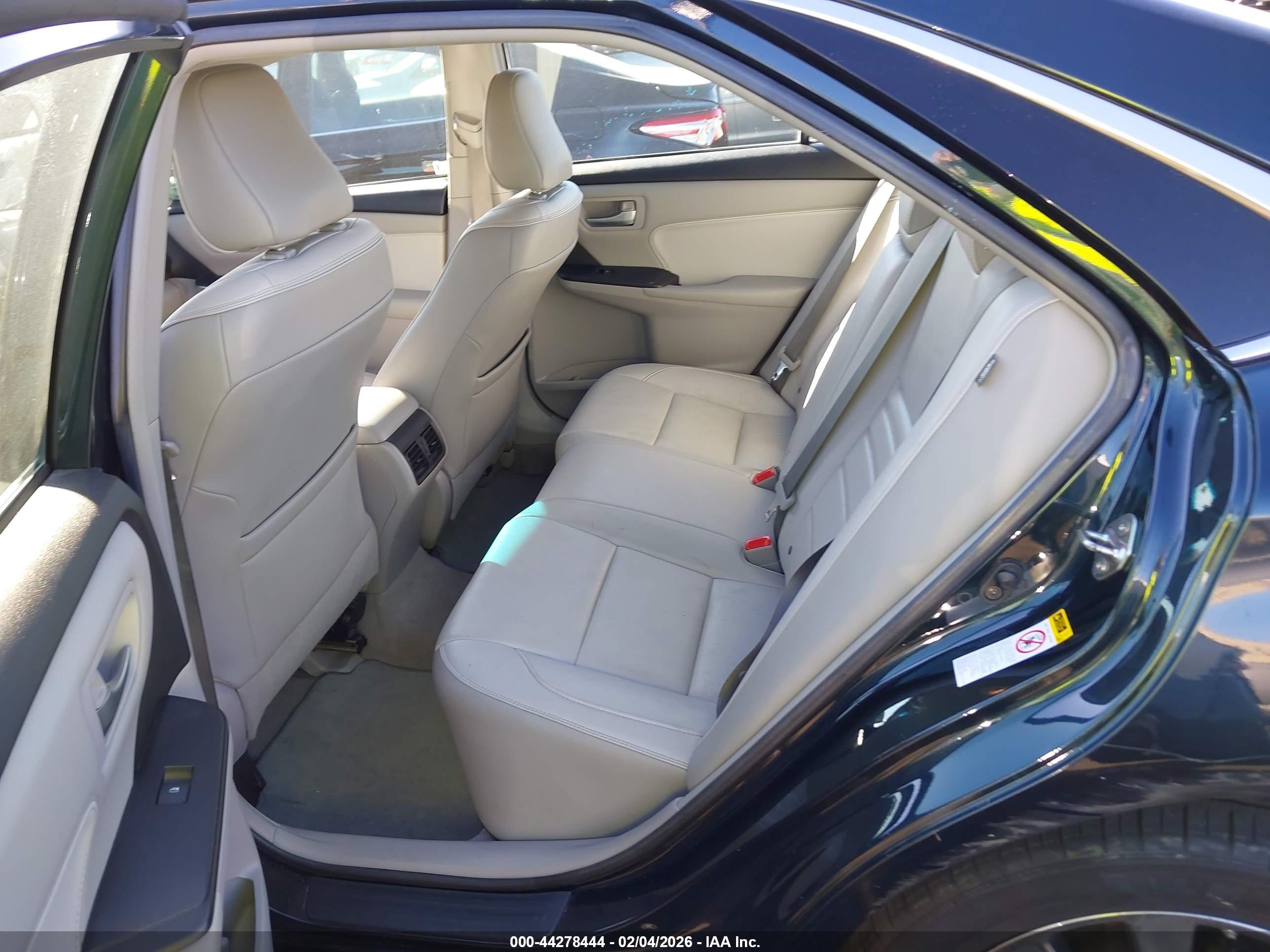 TOYOTA CAMRY image 8