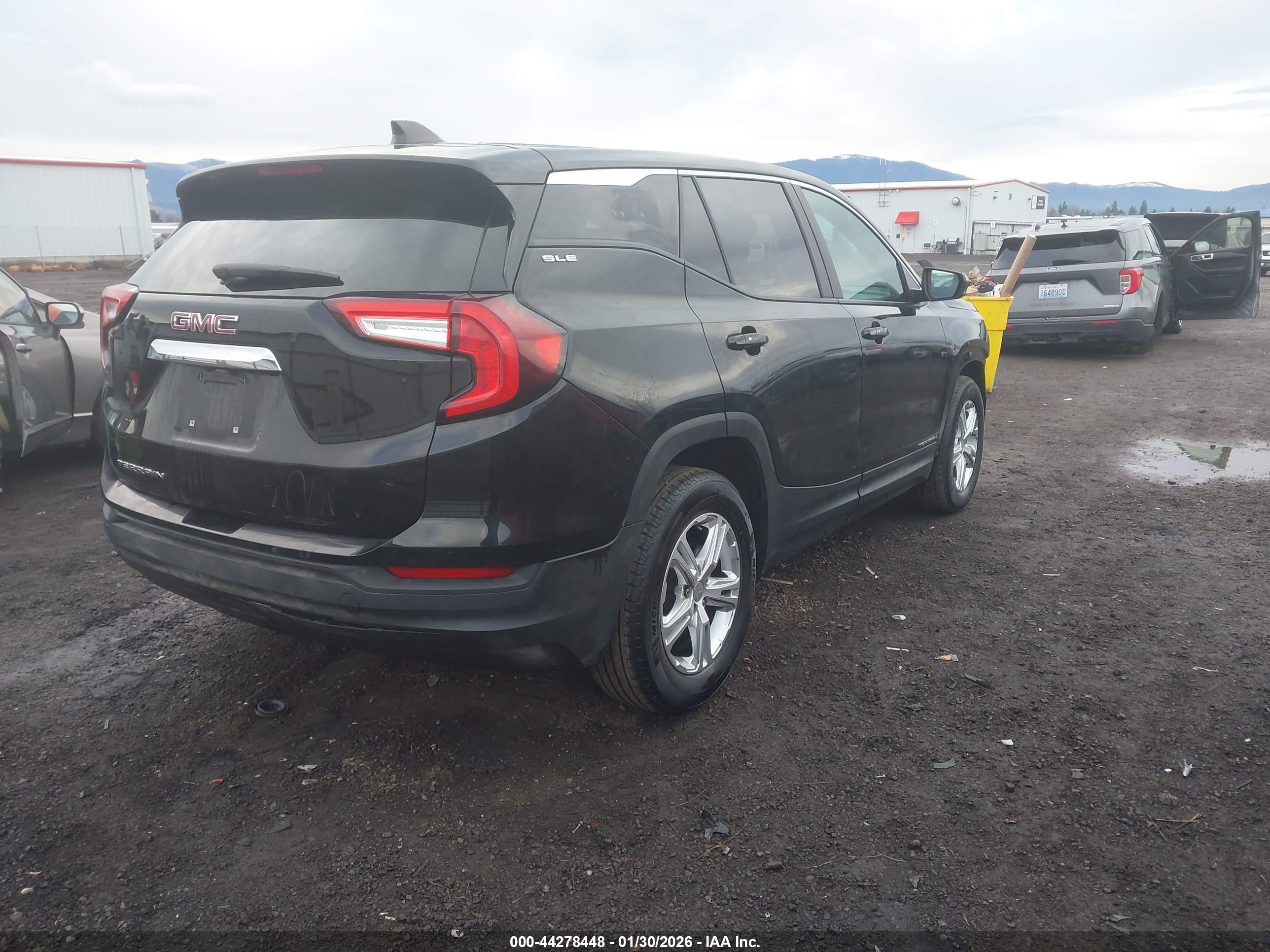 GMC TERRAIN image 4