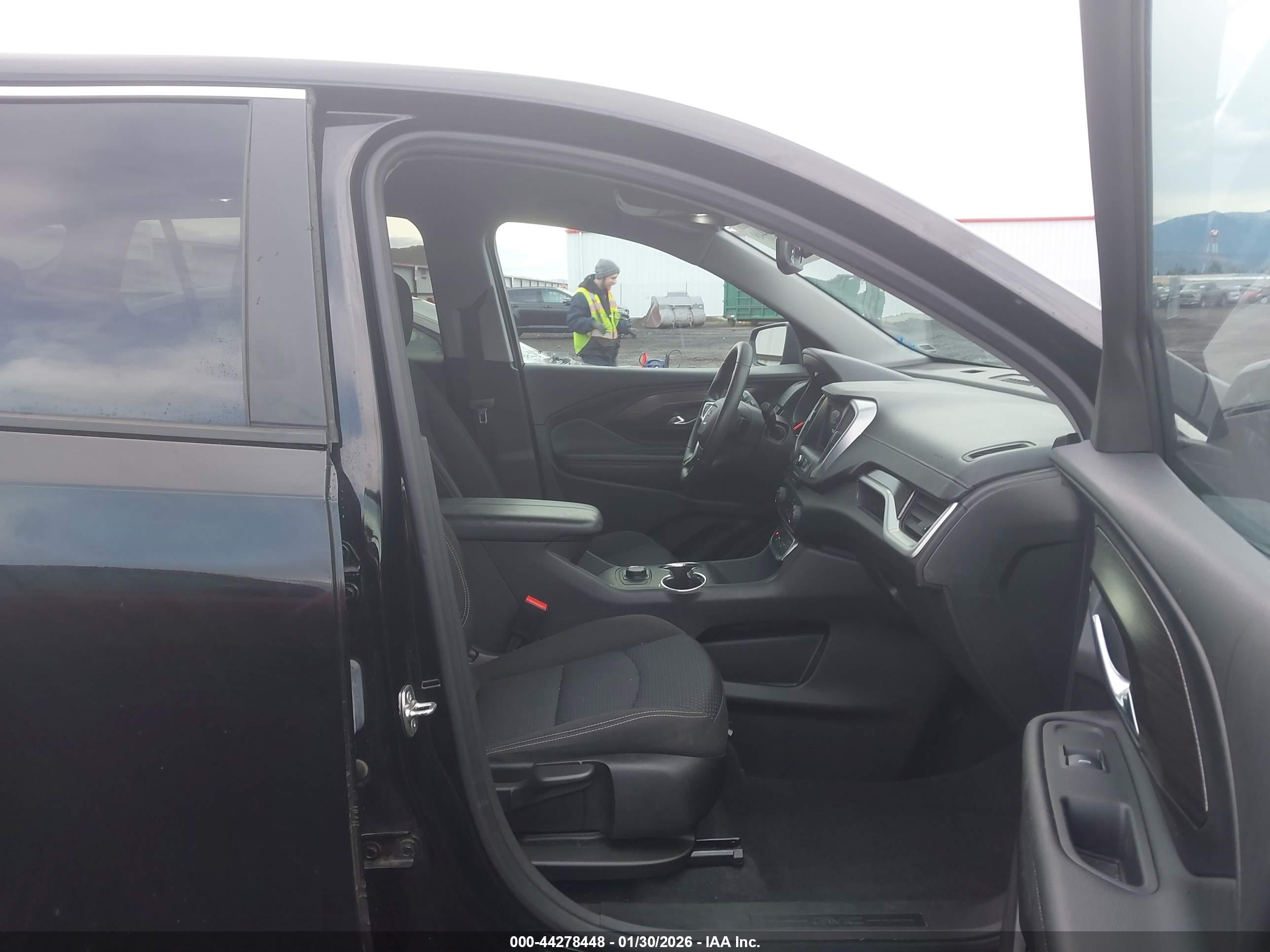 GMC TERRAIN image 5