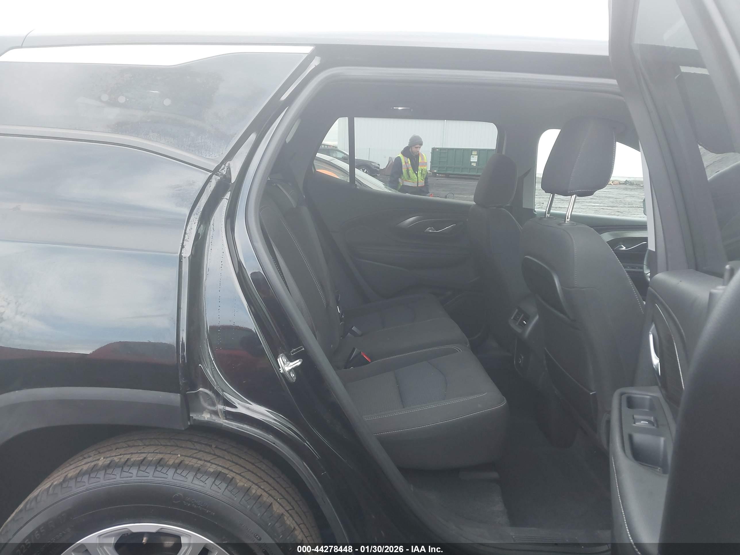 GMC TERRAIN image 8