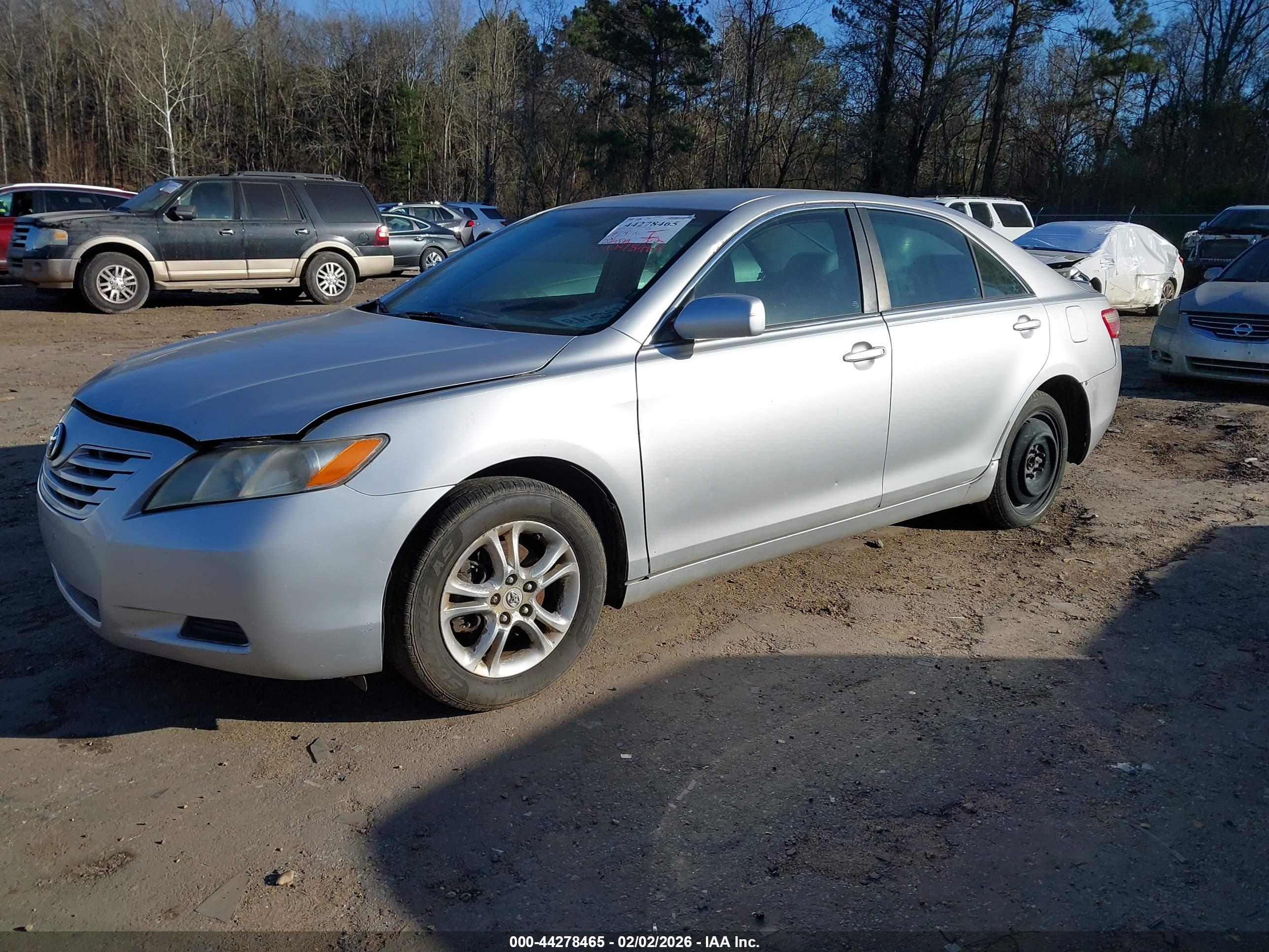 TOYOTA CAMRY image 2