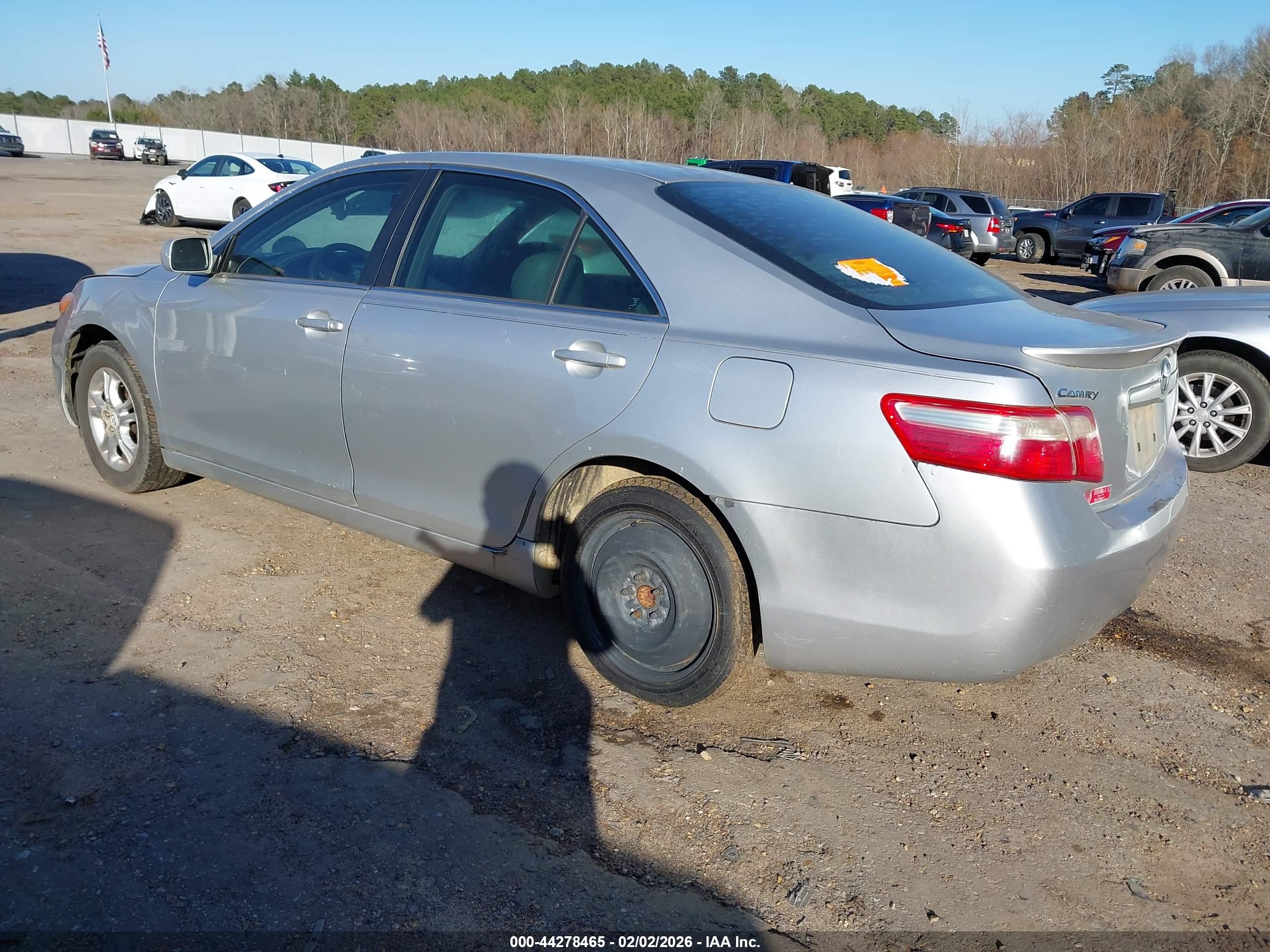 TOYOTA CAMRY image 3