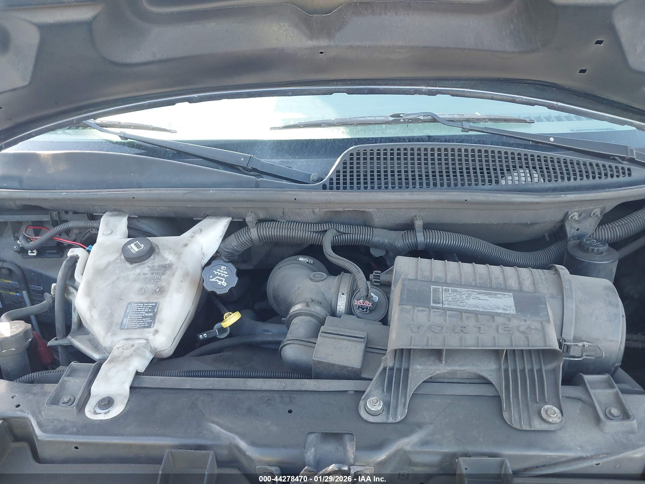 CHEVROLET EXPRESS image 10