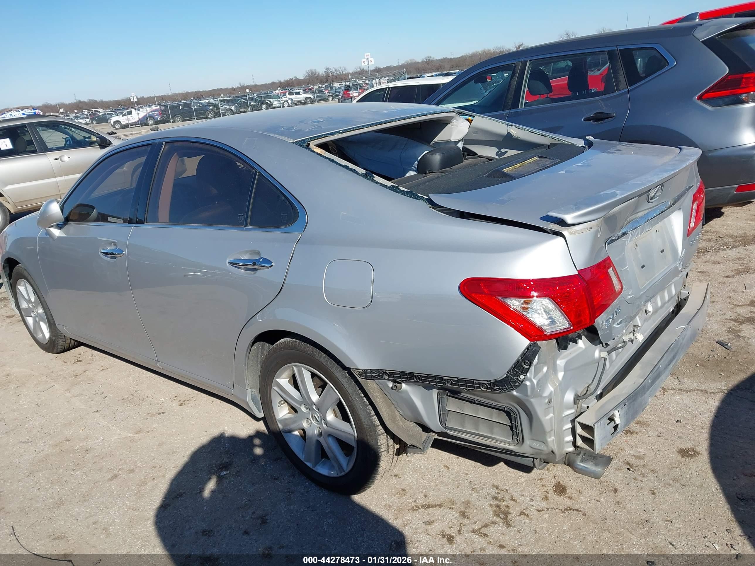 LEXUS ES image 3