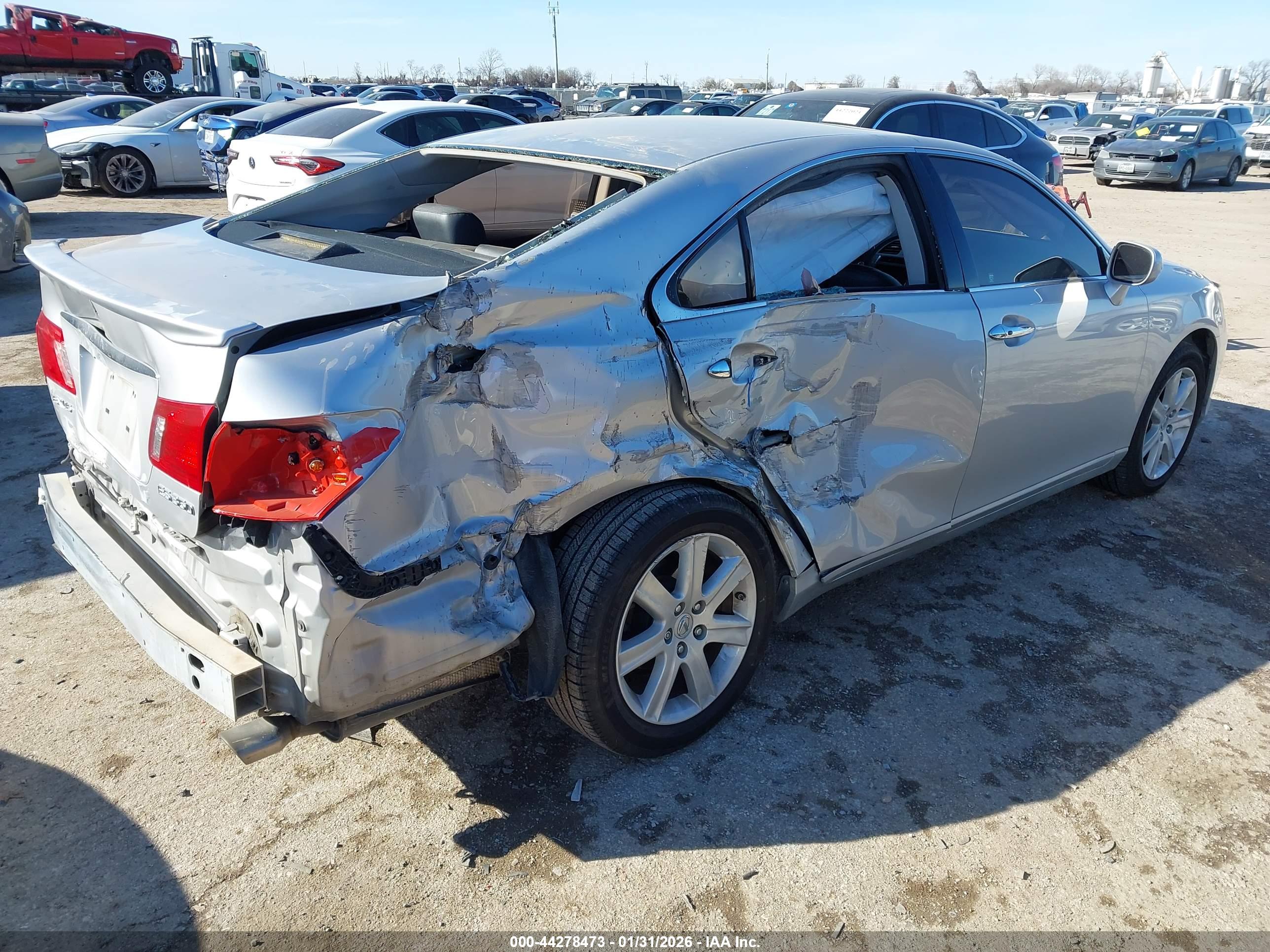 LEXUS ES image 4