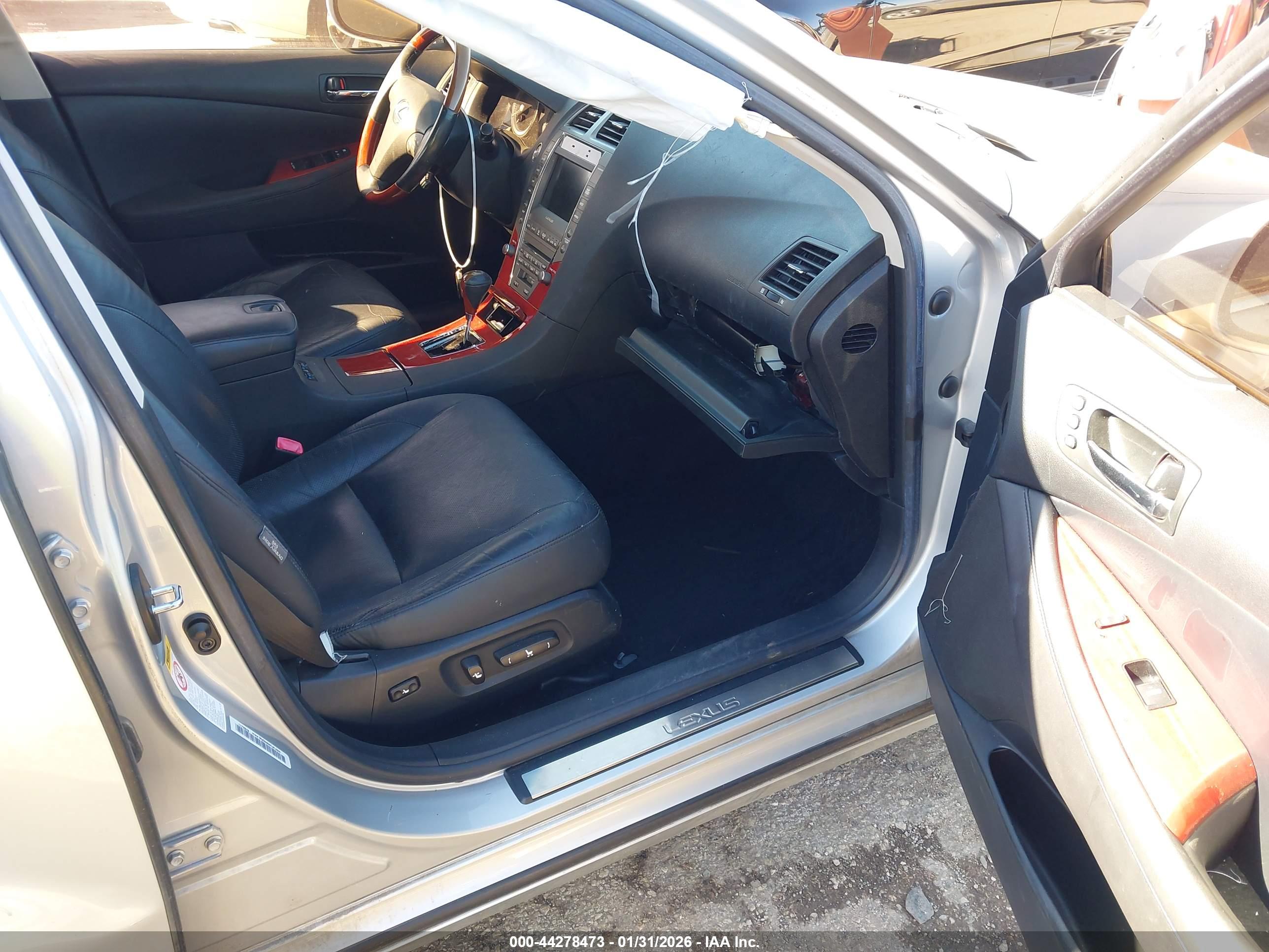 LEXUS ES image 5