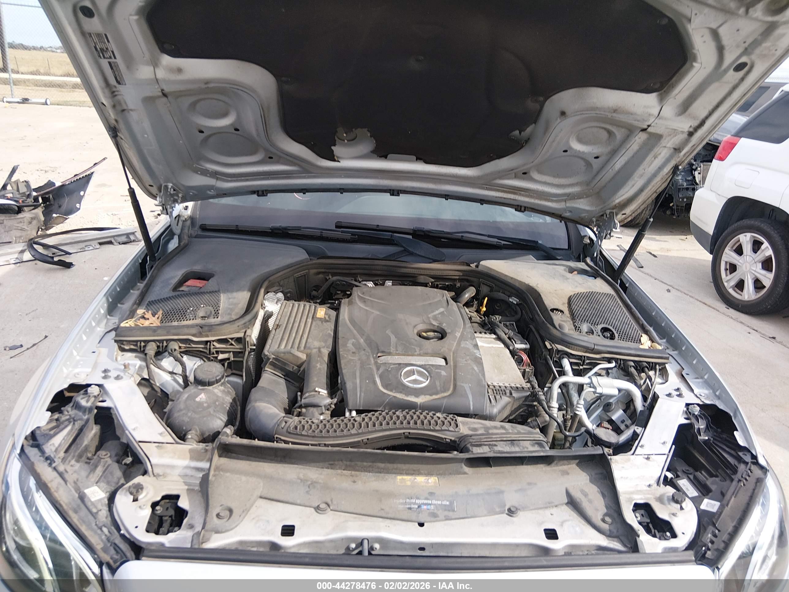 MERCEDES-BENZ E image 10