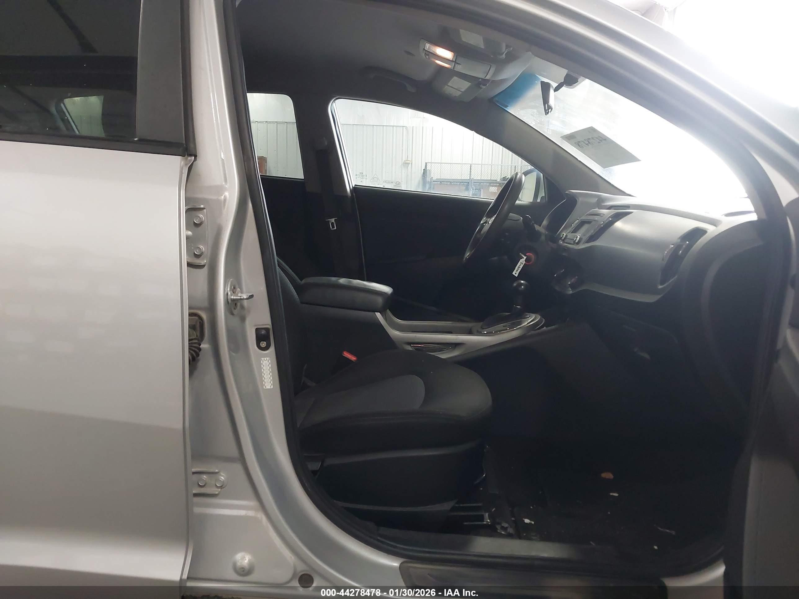 KIA SPORTAGE image 5