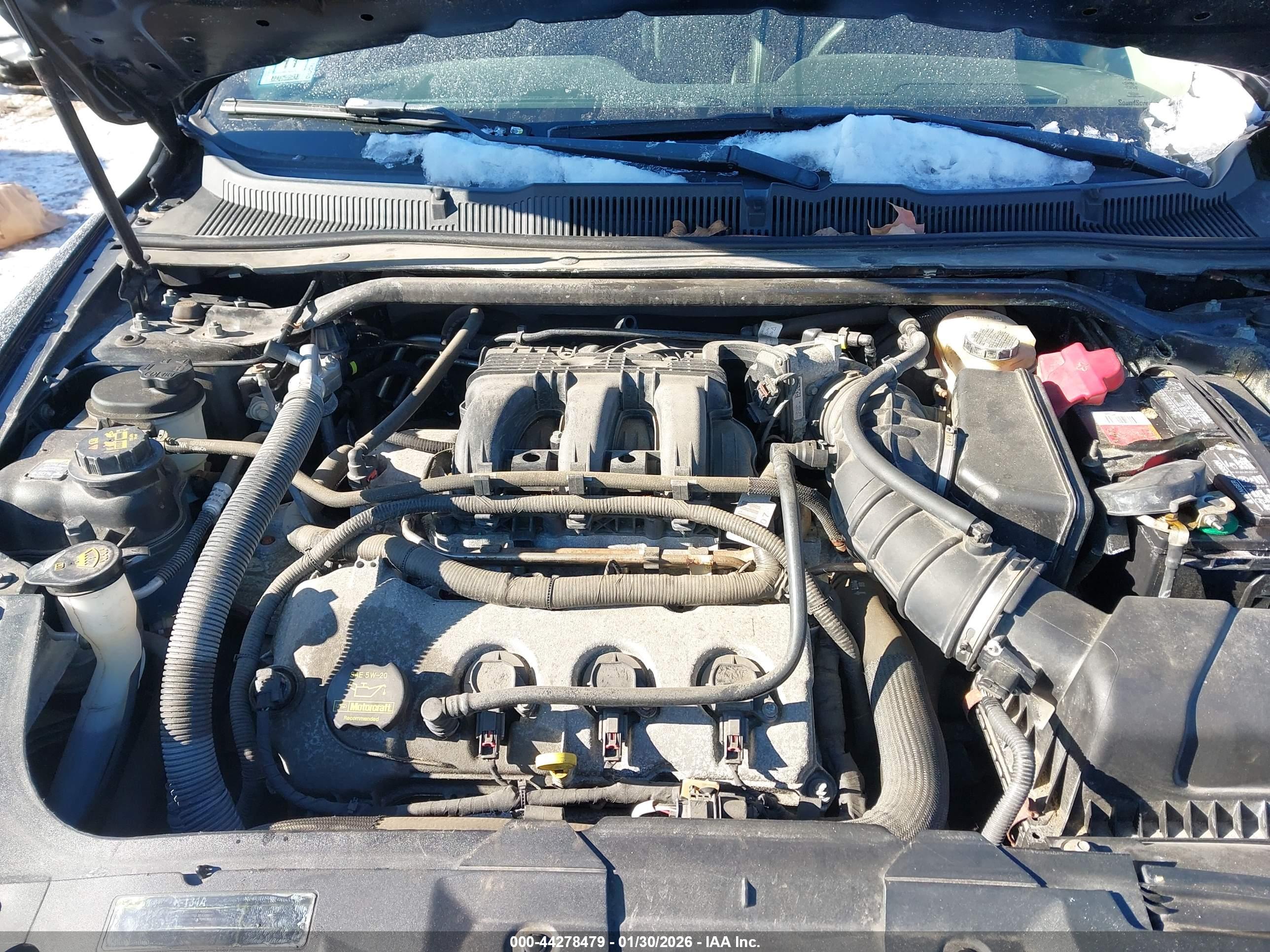 FORD TAURUS image 10