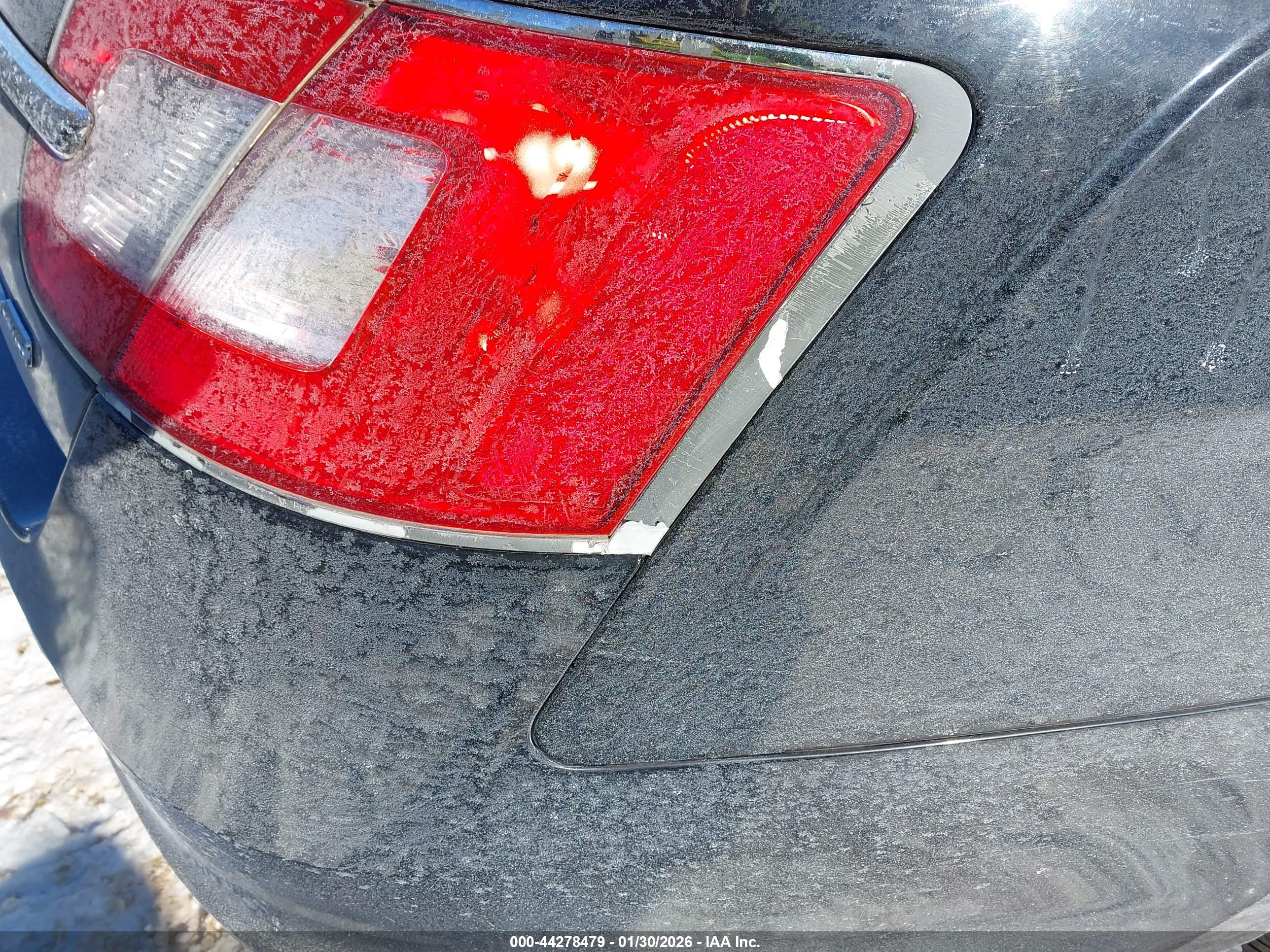 FORD TAURUS image 6