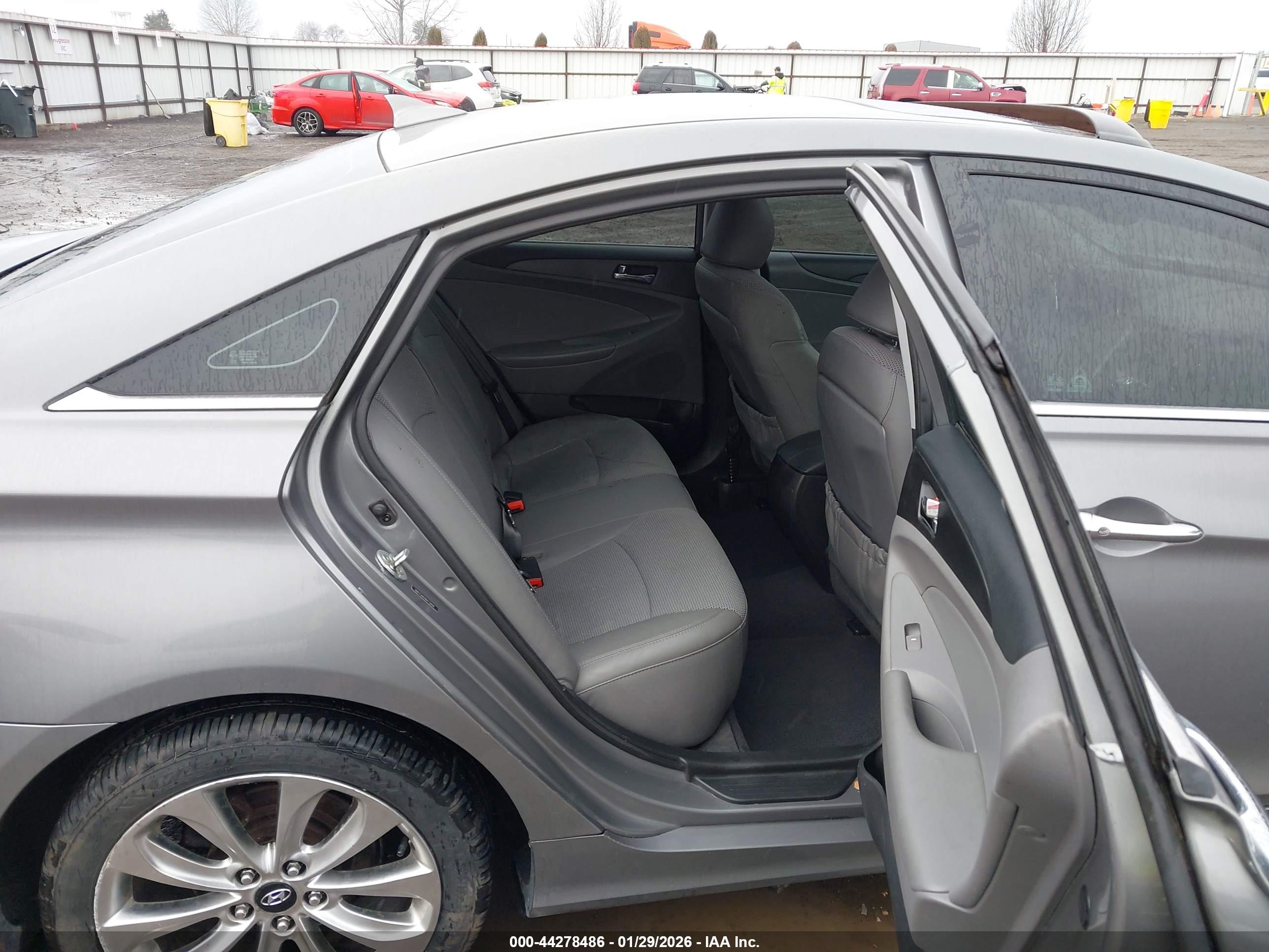 HYUNDAI SONATA image 8