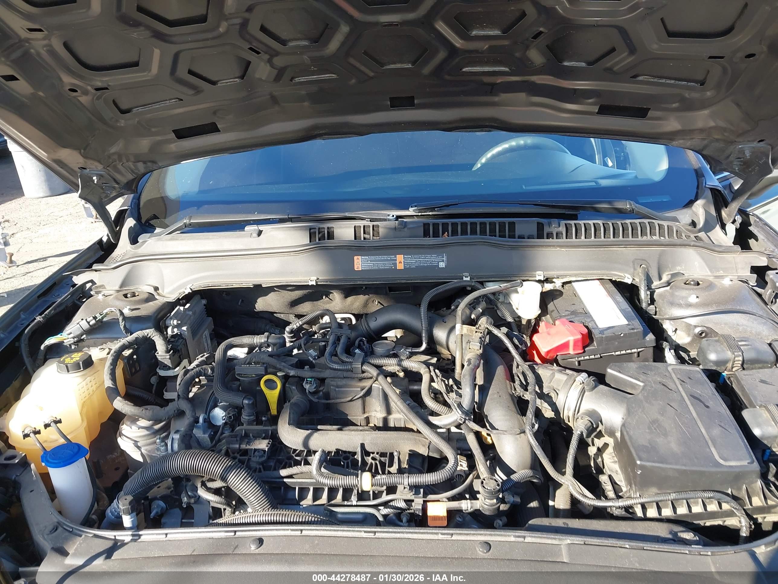 FORD FUSION image 10