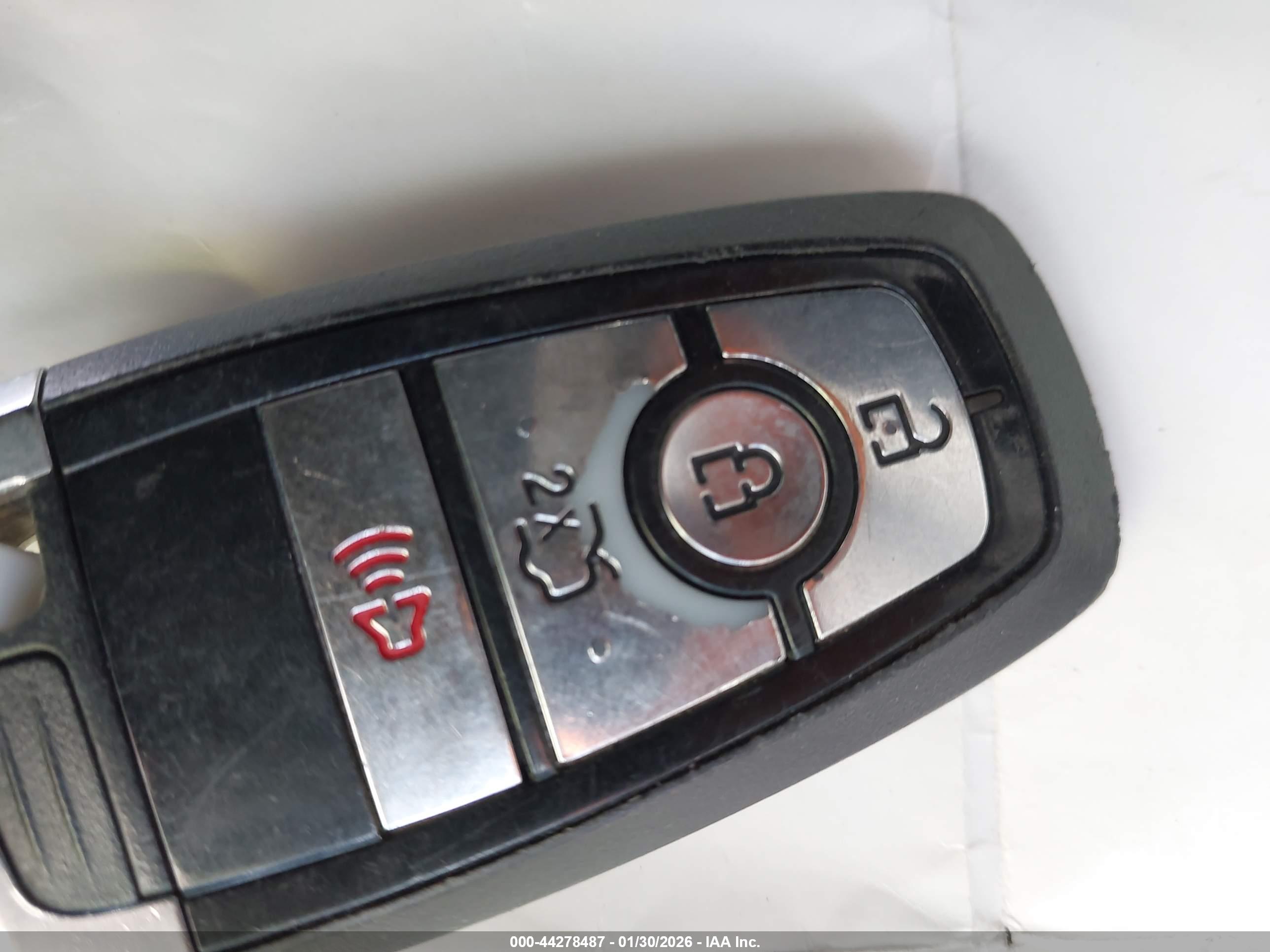 FORD FUSION image 11