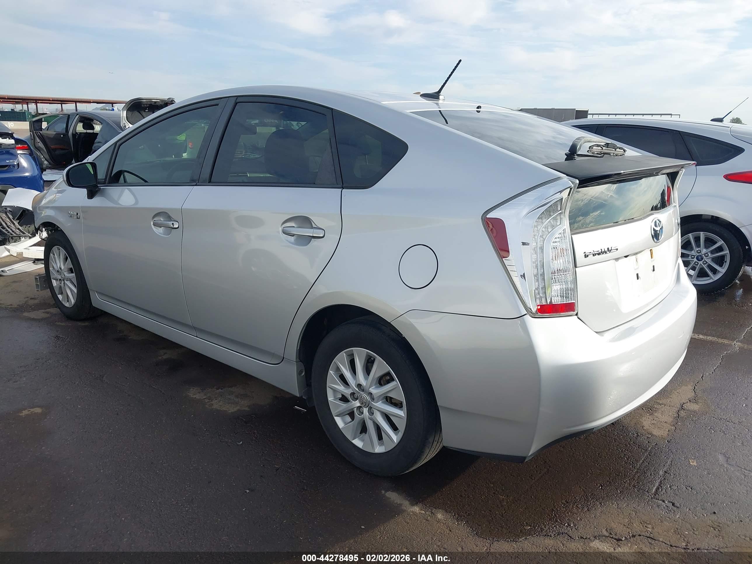 TOYOTA PRIUS image 3
