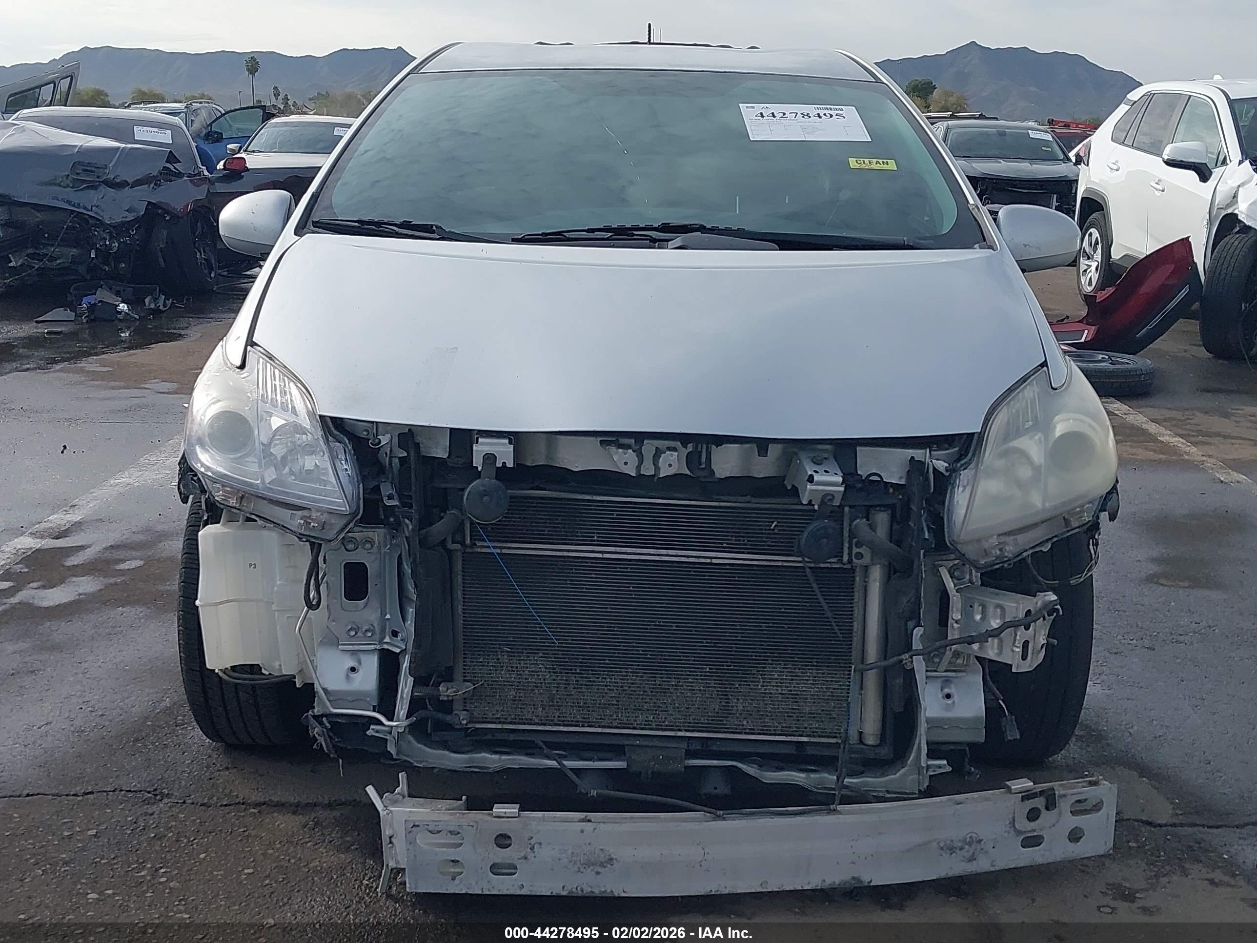 TOYOTA PRIUS image 6