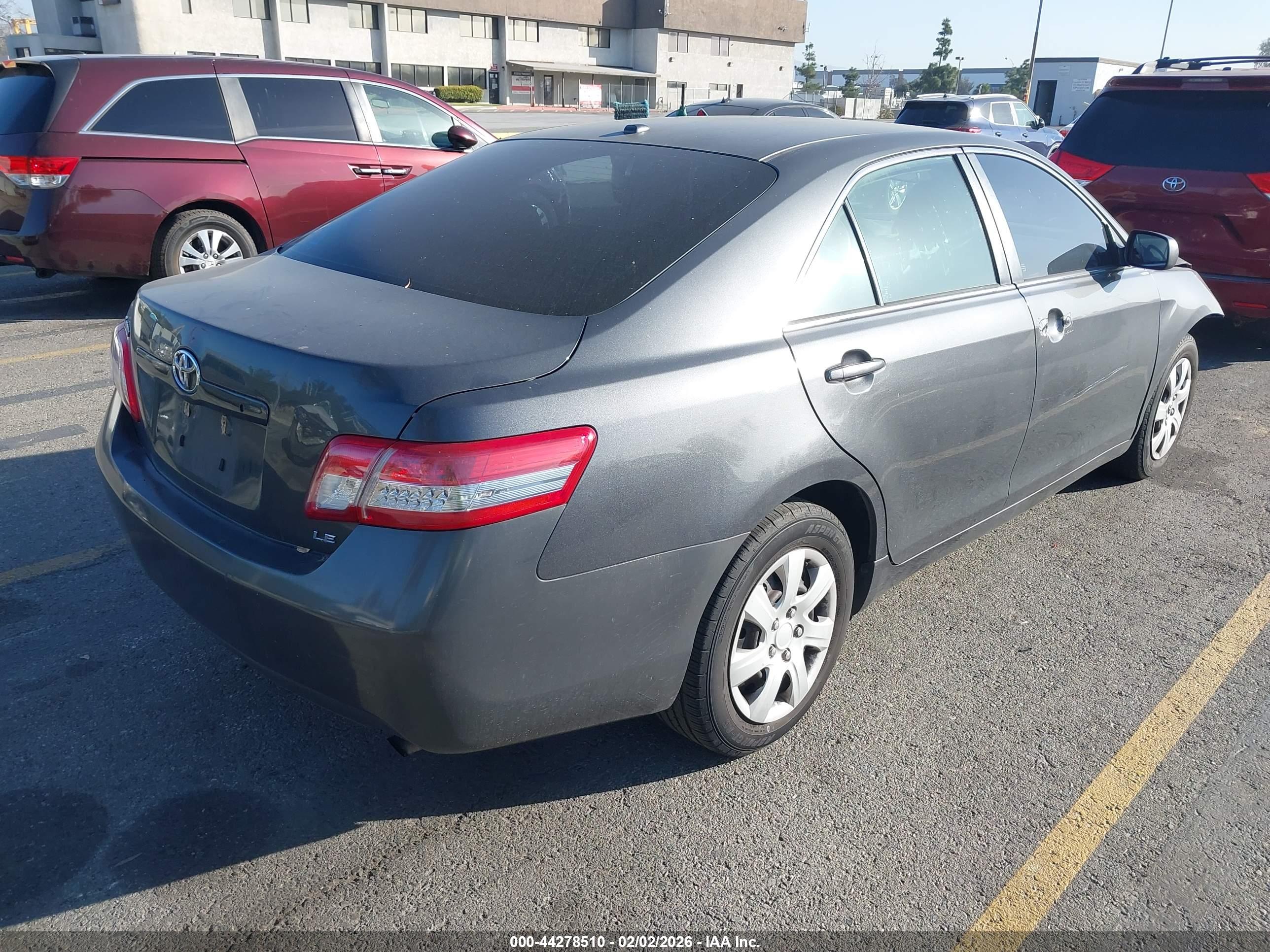 TOYOTA CAMRY image 4