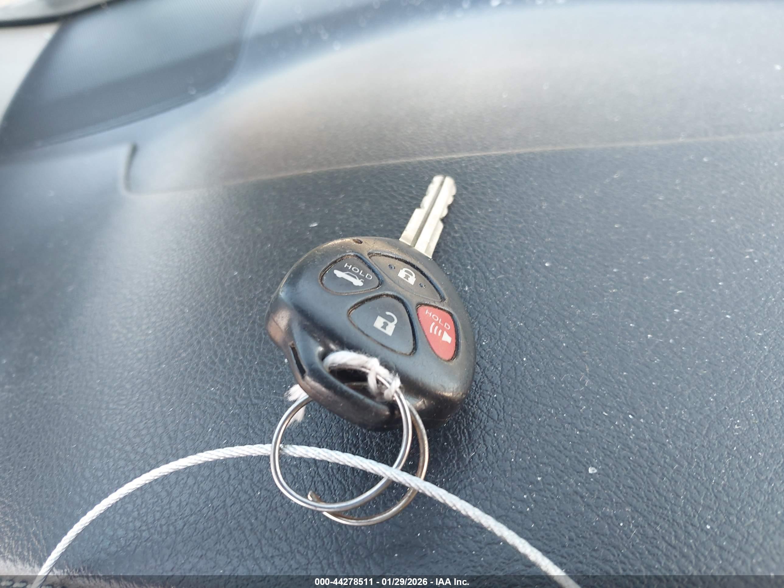 TOYOTA CAMRY image 11