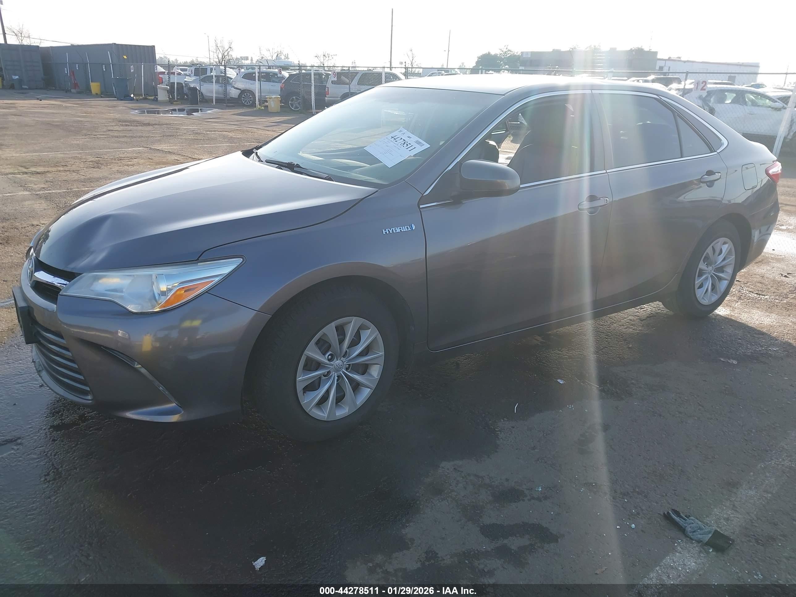 TOYOTA CAMRY image 2