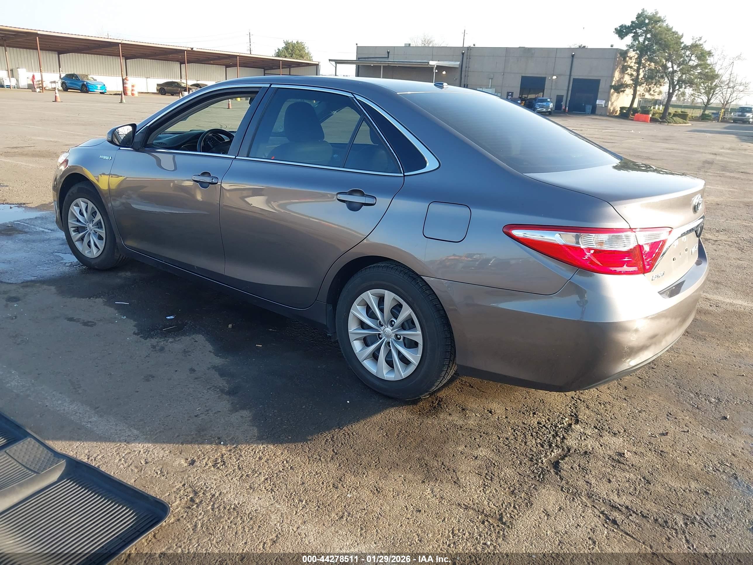 TOYOTA CAMRY image 3