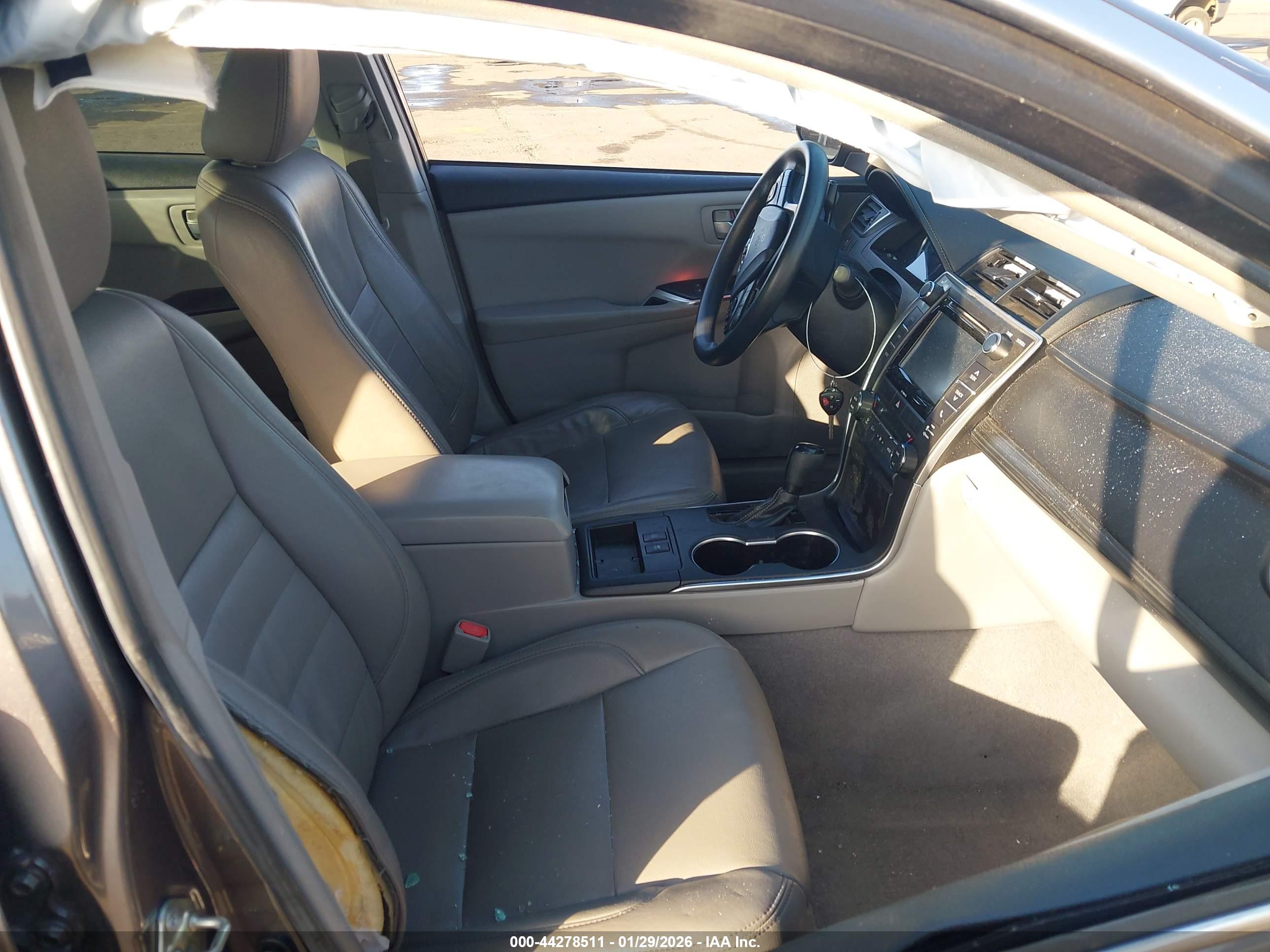 TOYOTA CAMRY image 5
